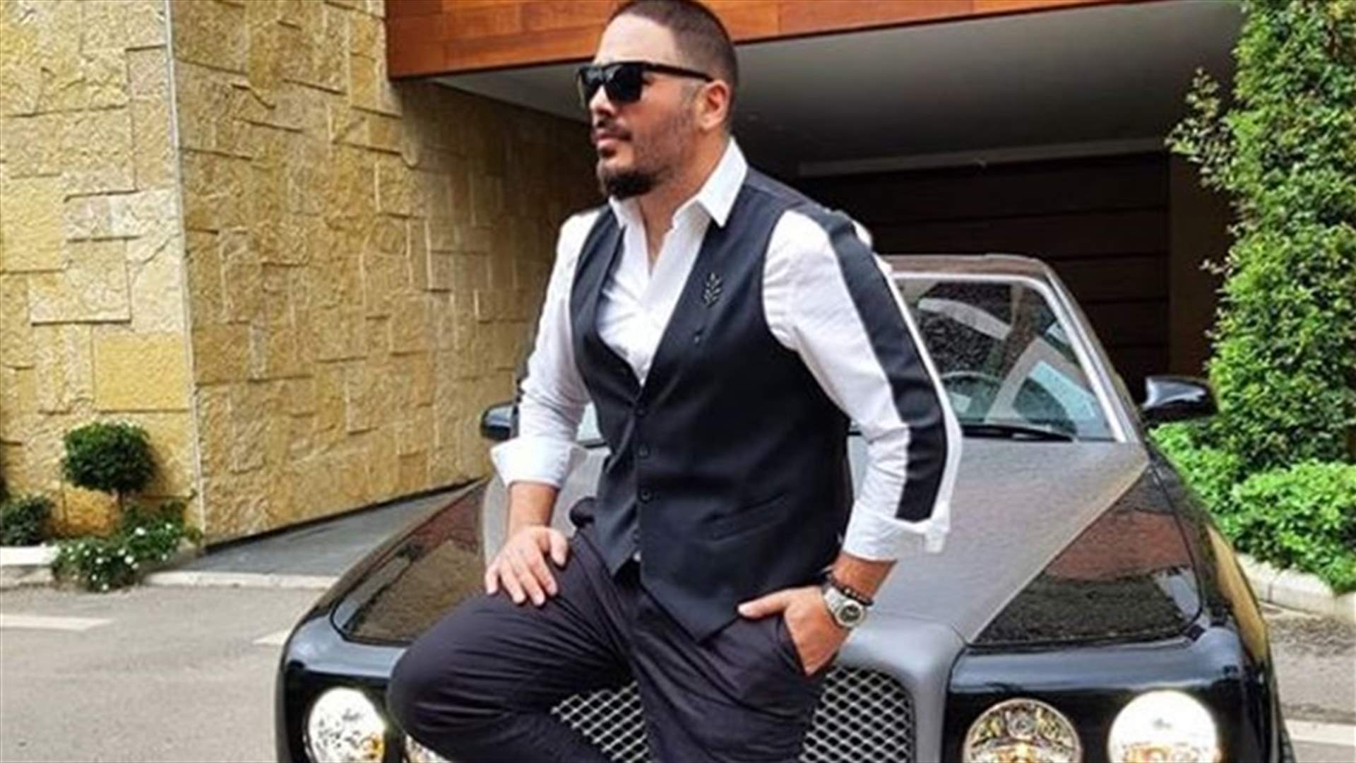 بالفيديو - محبو رامي عياش أشادوا بتصرّفه... ماذا فعل برفقة زوجته في مطار بيروت؟