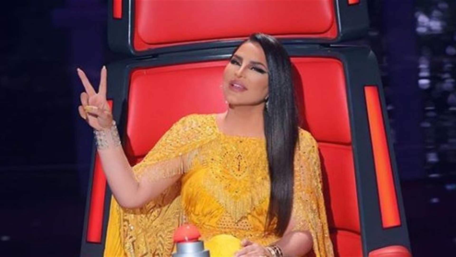 بالصور - فستان أحلام يخطف الأنظار بلونه الجريء في نهائي The Voice