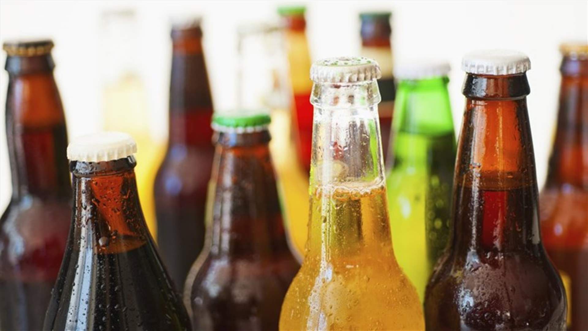 بالصورة- غضب شعبي بسبب علم السعودية على زجاجات البيرة