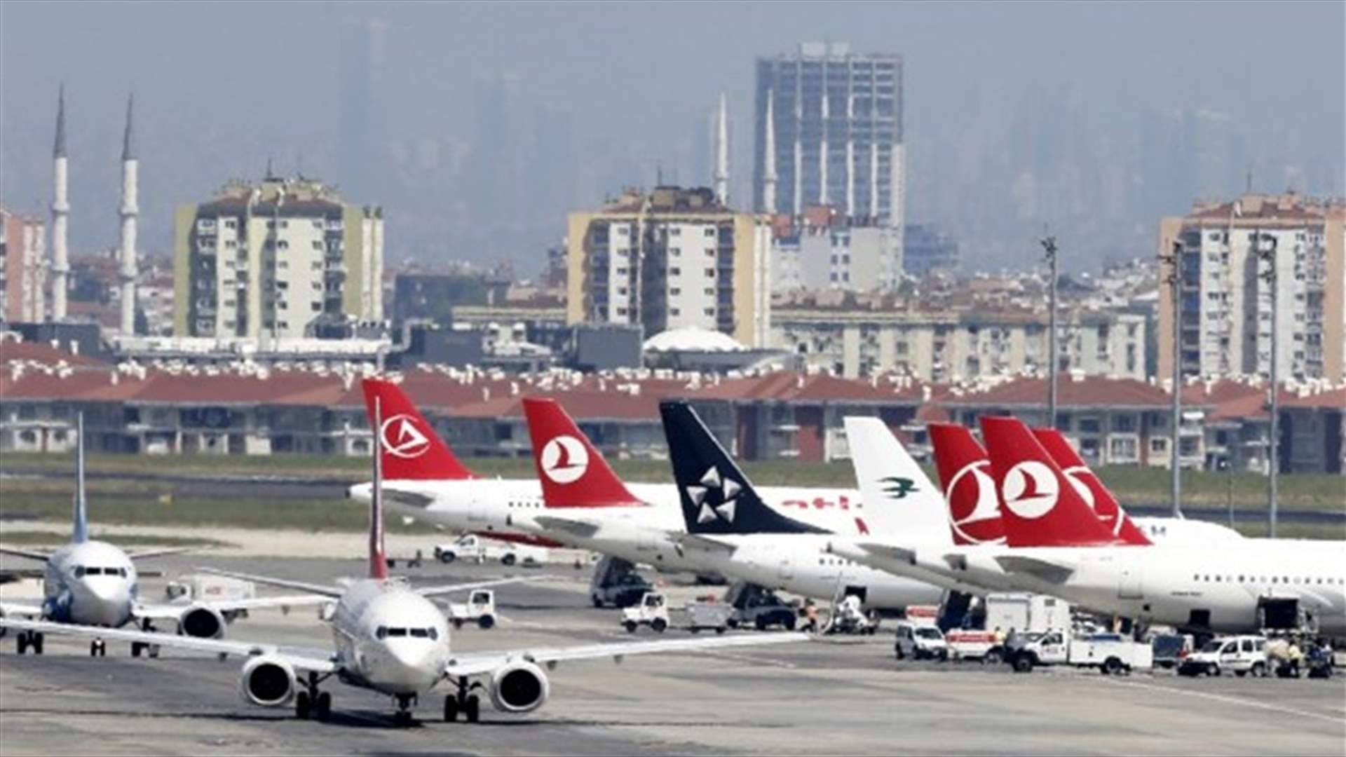 بالفيديو- تصادم طائرتين في مطار "أتاتورك" بإسطنبول