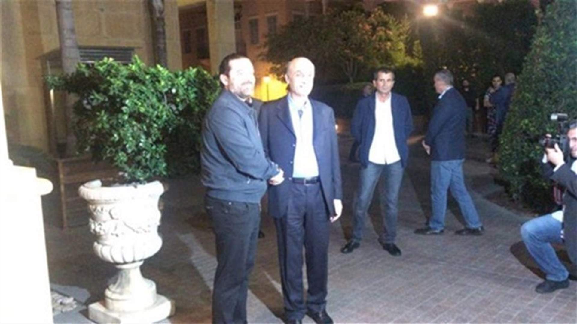 [VIDEO] Hariri receives Geagea in Bayt al-Wassat