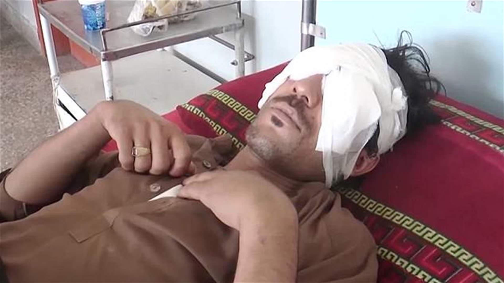 دفع ثمن حبّه لشابة غالياً... هجوم عنيف من عائلته أفقده بصره!