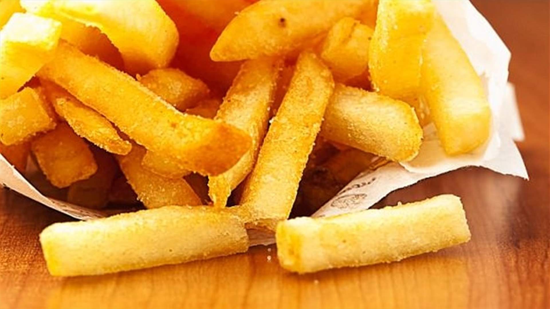 حيلة ذكية لتحضير البطاطس المقلية المقرمشة... كالمطاعم!