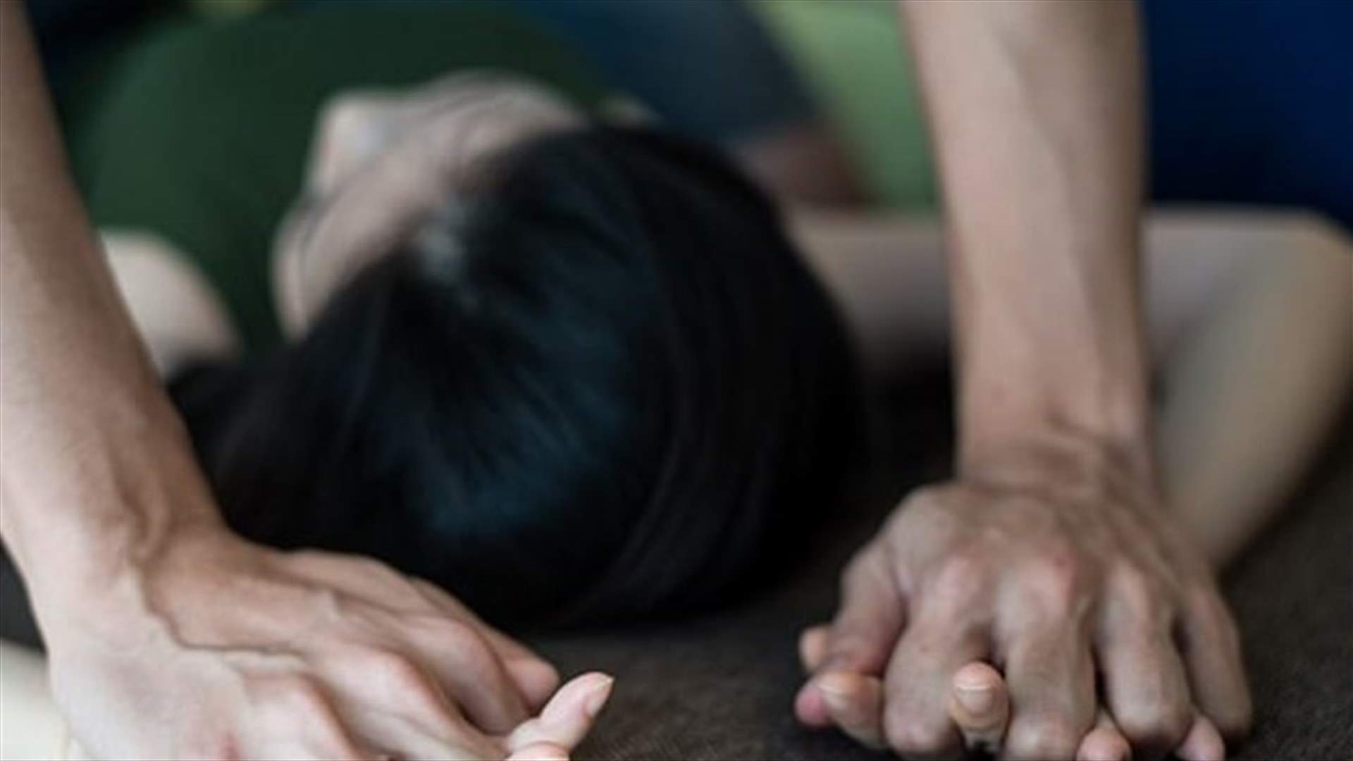 مراهقة سرقت هاتفي مغتصبيها لمساعدة الشرطة في القبض عليهما