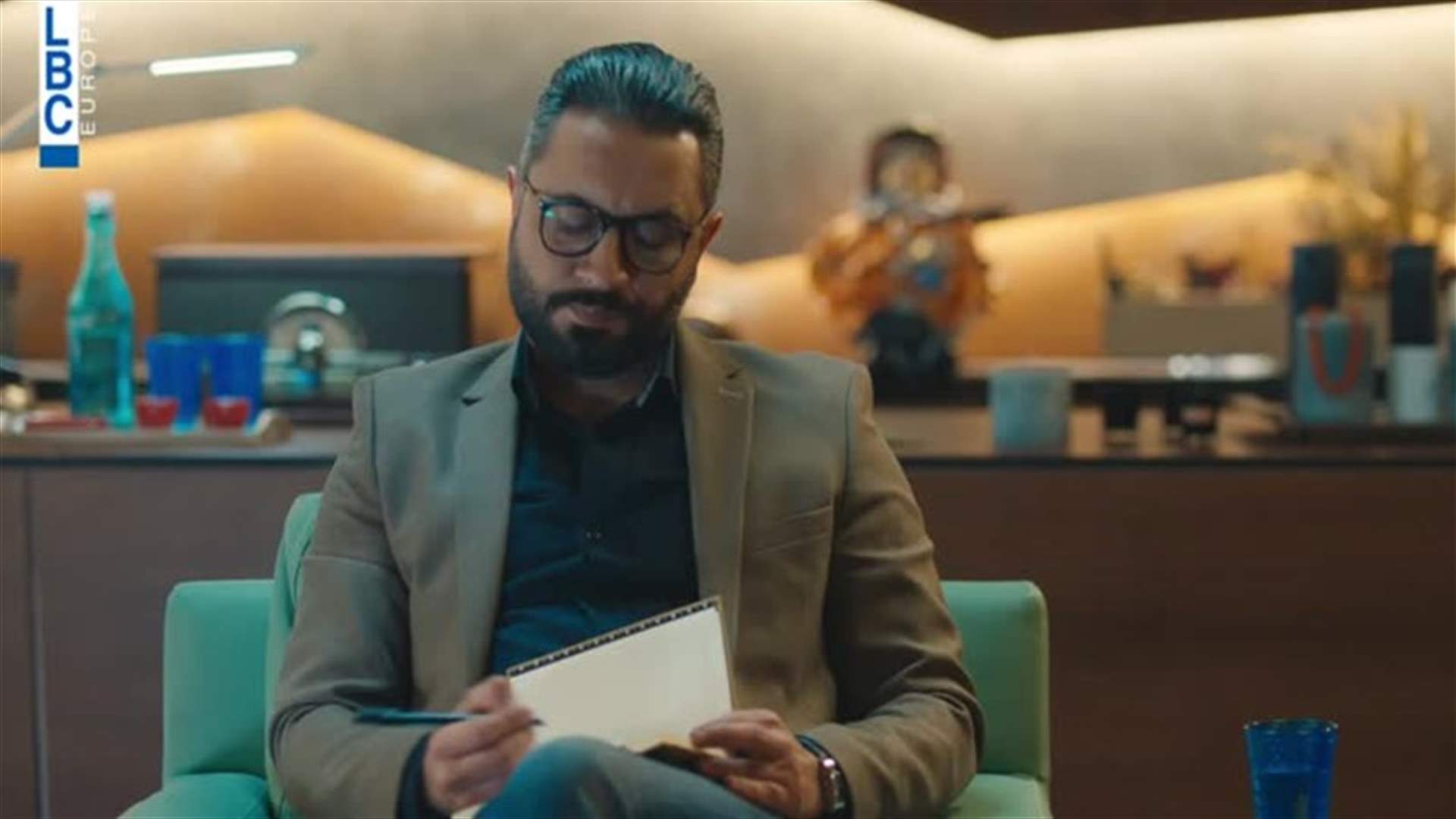 بالفيديو – قيس الشيخ نجيب بشخصية الطبيب الغريب... هكذا بدا في مسلسل "جوليا"