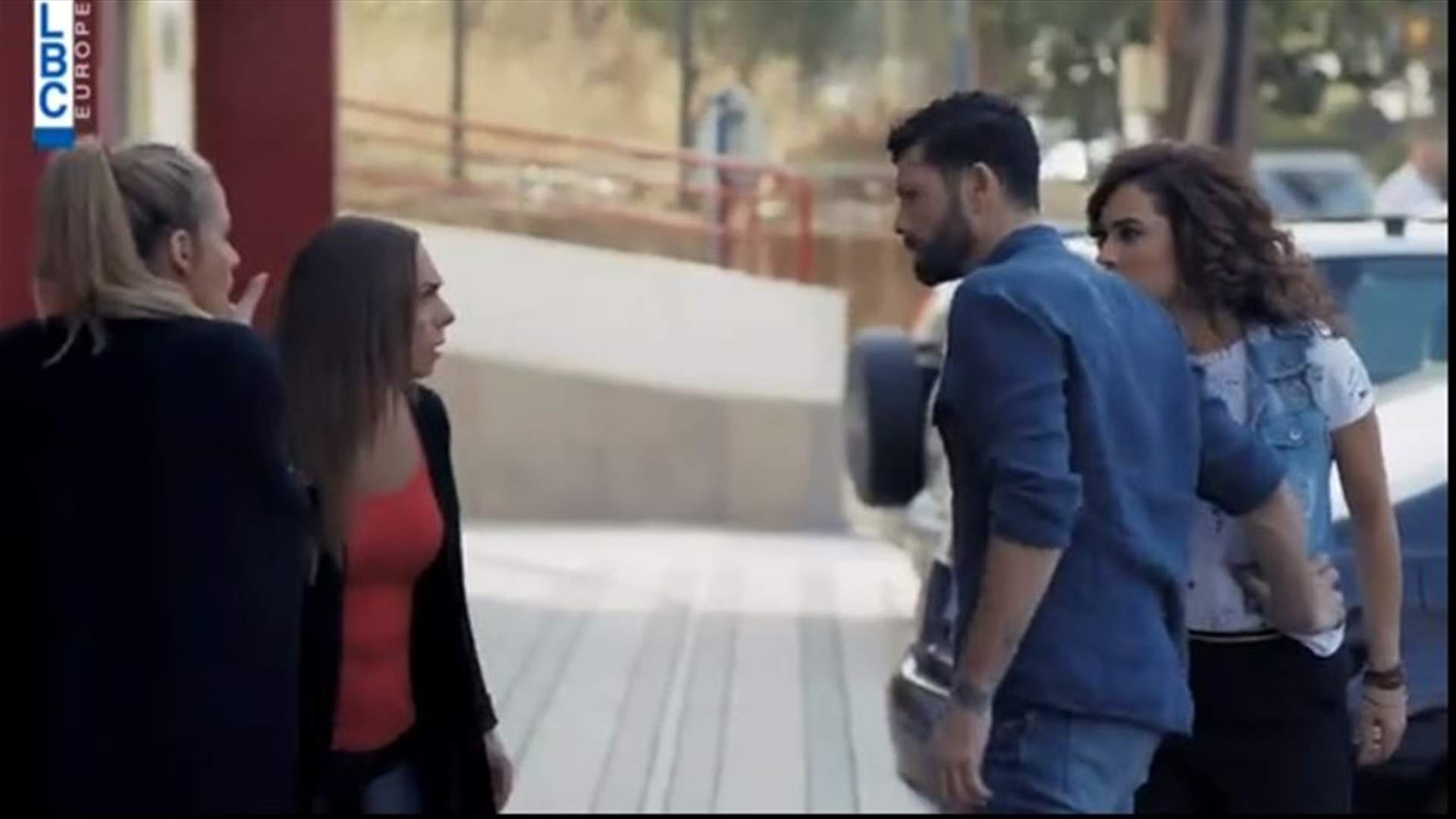 بالفيديو- ليال تصفع نورا في مواجهة &quot;نارية&quot; في الشارع... فكيف تصرّف ركان؟