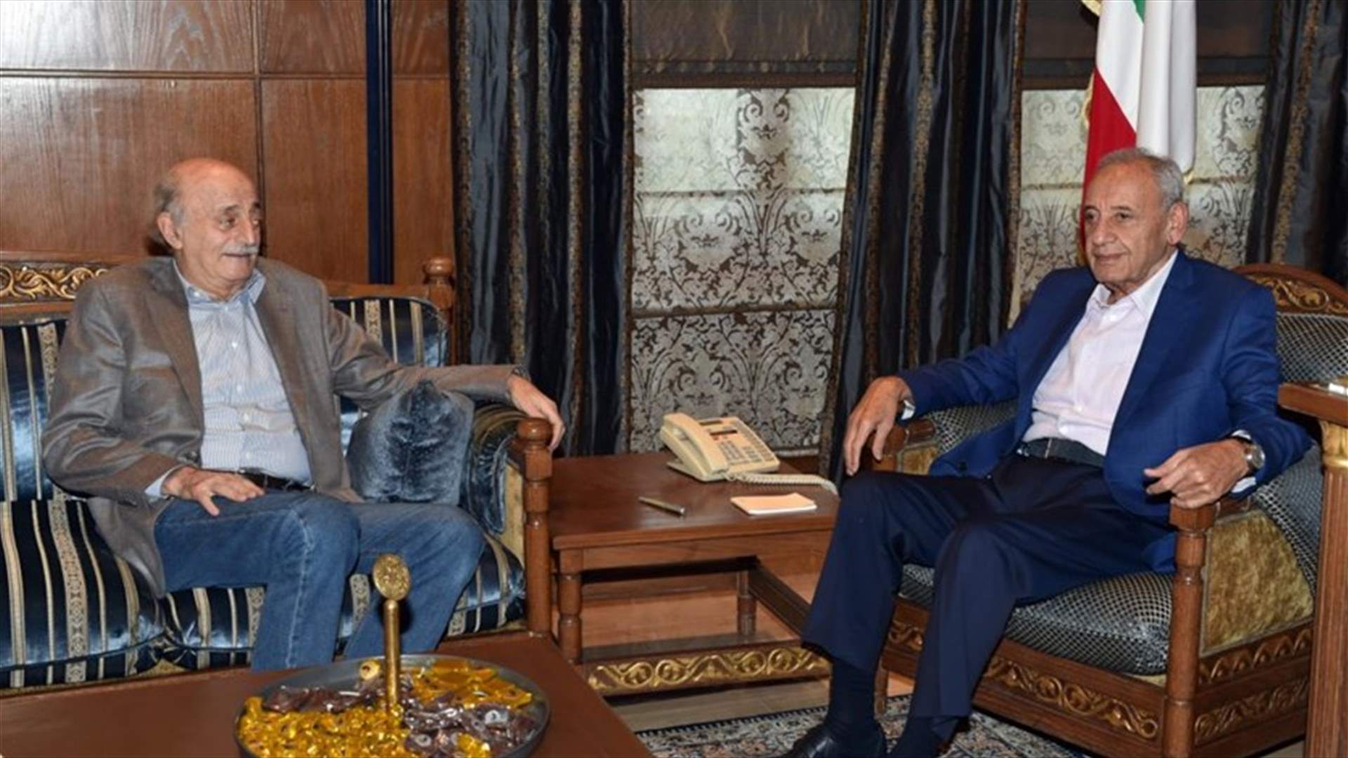 جنبلاط: اللقاء الديمقراطي سينتخب بري رئيسا للمجلس وسأوصي بإنتخاب الفرزلي نائبا له