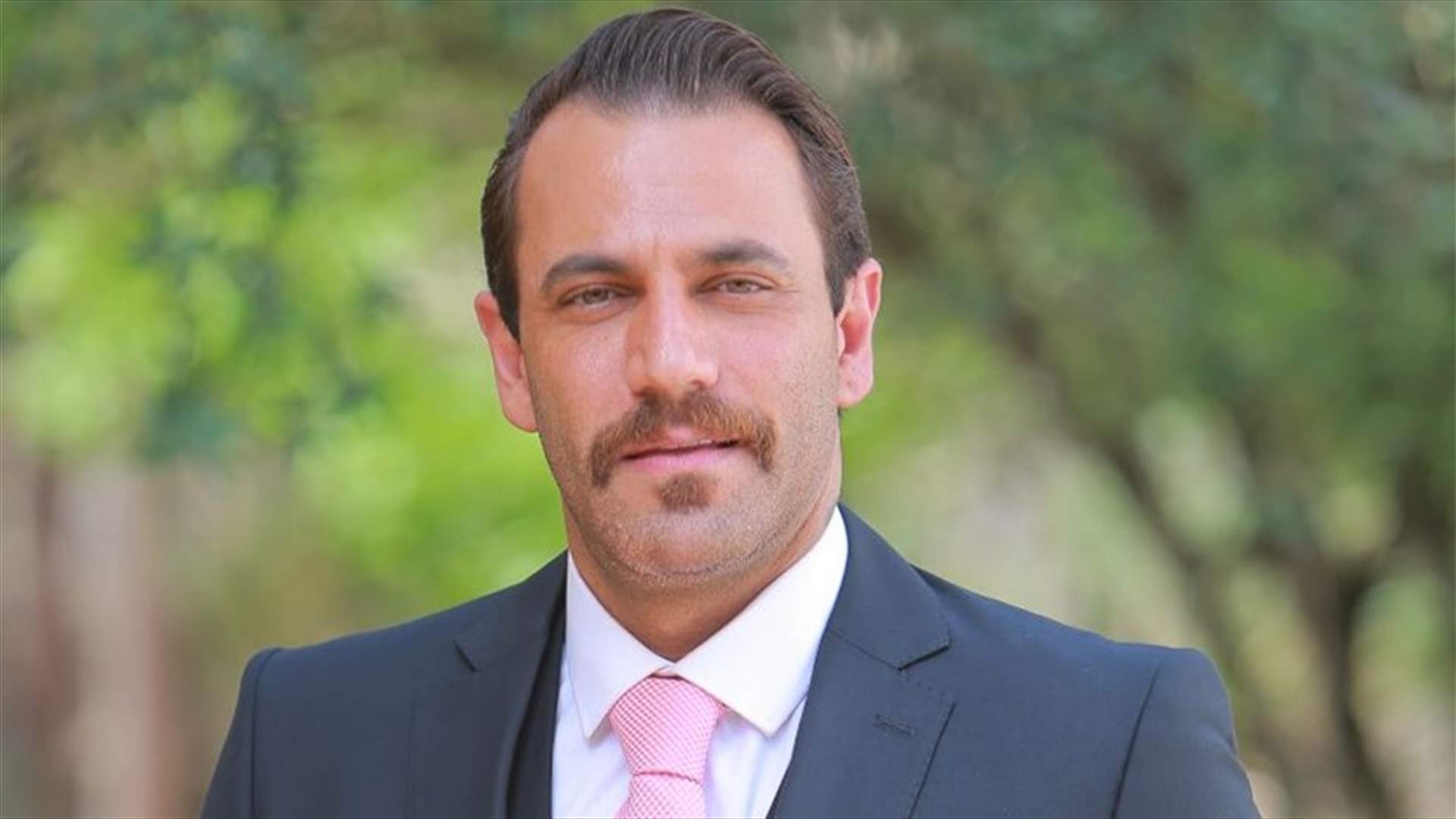 نيكولا معوّض يتزوّج حبيبته رغم إعتراض والدها.. ويرفض تلقّي الأموال