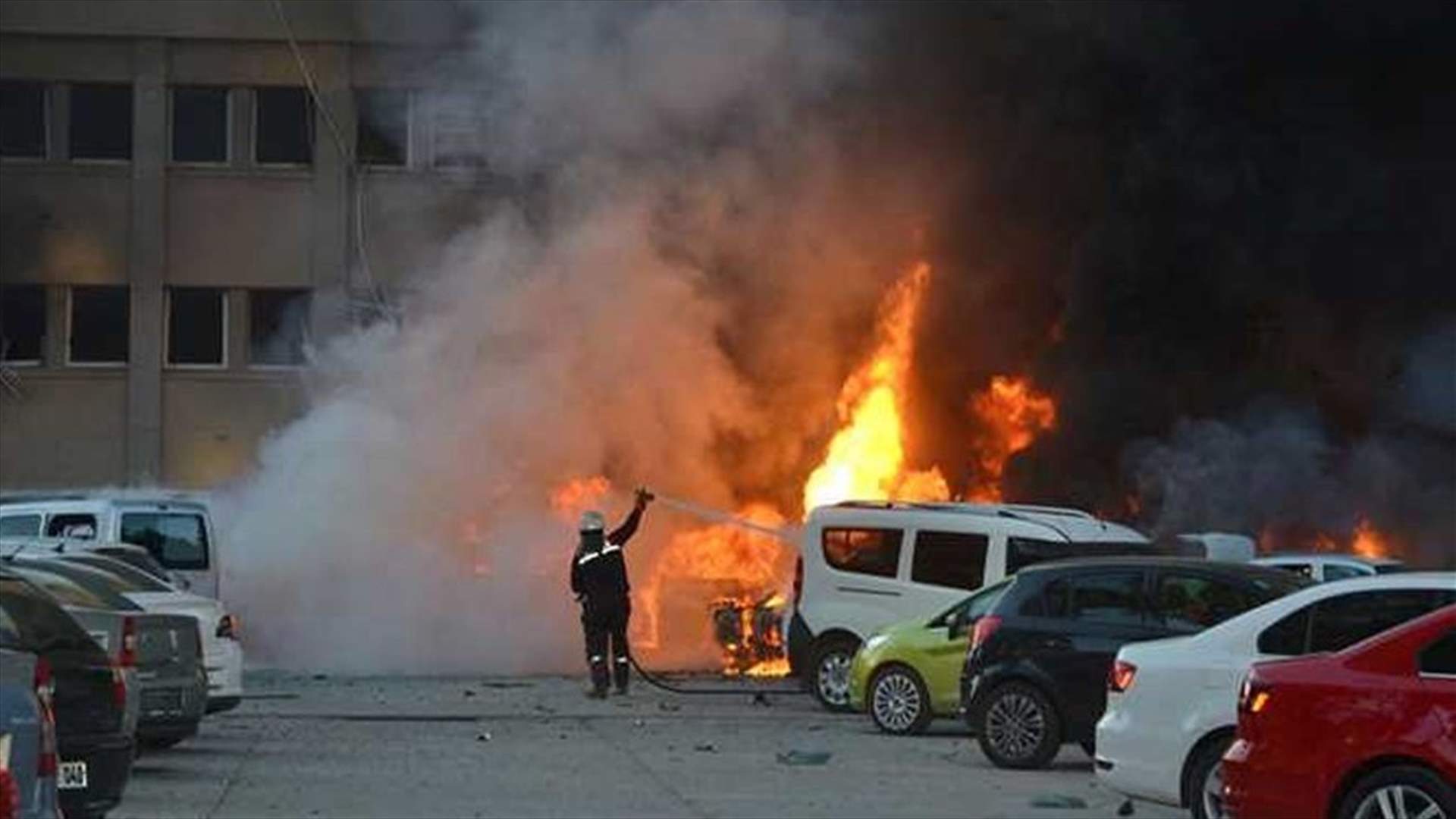 Minibus bomb hits southern Afghan city Kandahar-officials