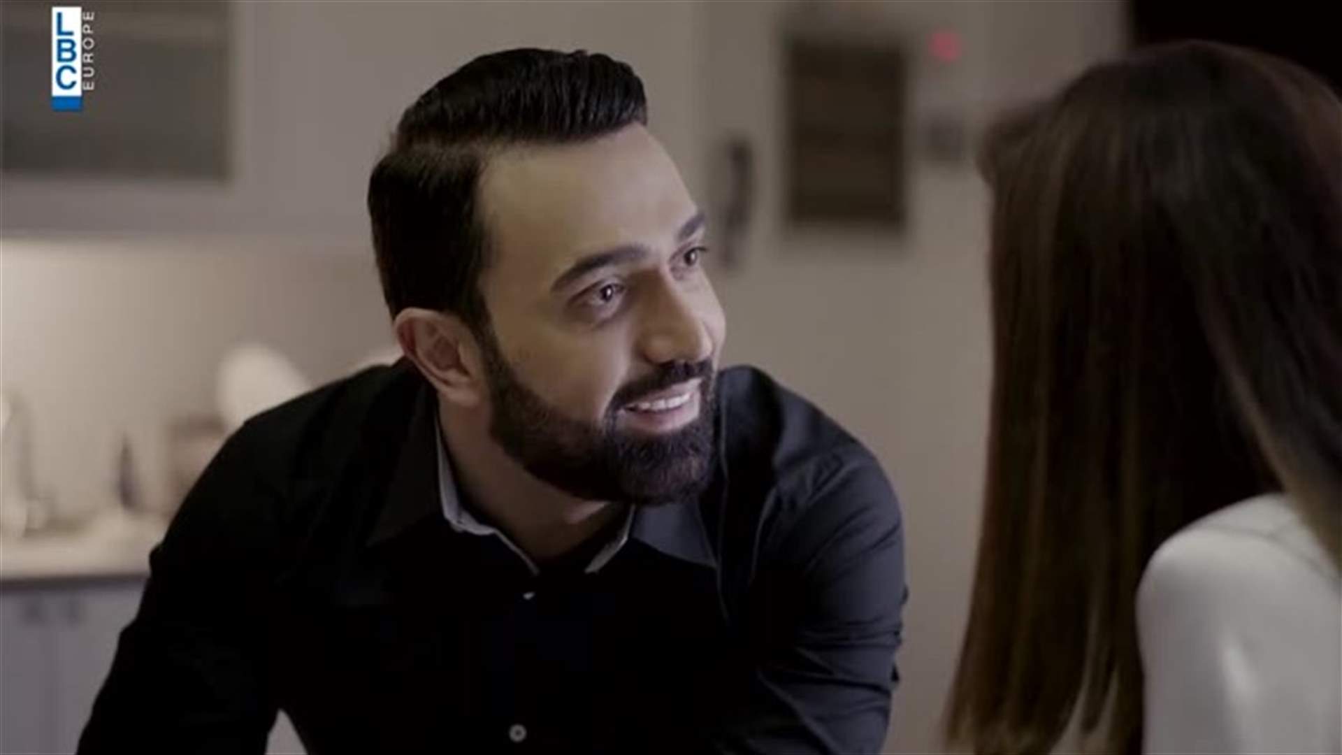 بالفيديو – كمال يطلب طفلاً من هبة... وما علاقة سامر؟