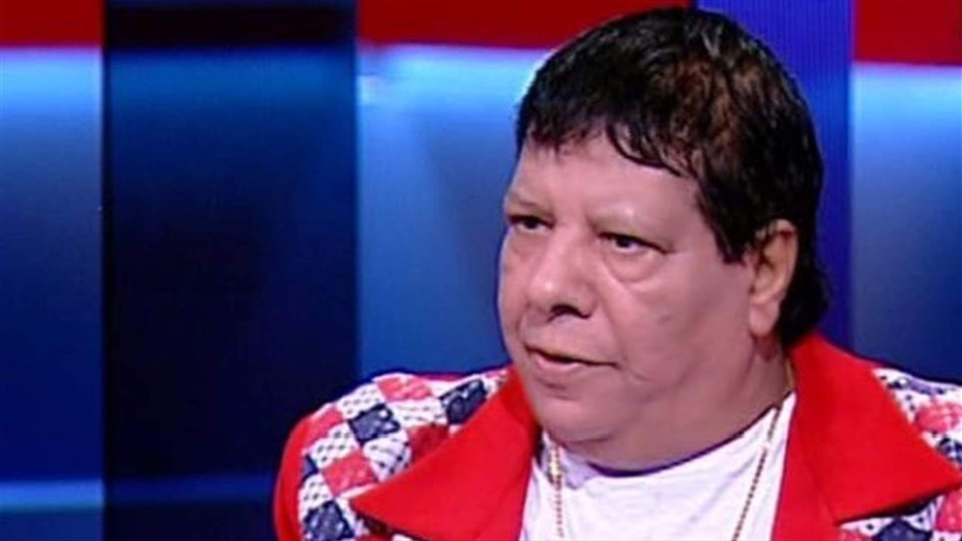 بالصور- بحذاء ملوّن وجاكيت زهريّة.. شاهدوا أغرب إطلالة لشعبان عبد الرحيم