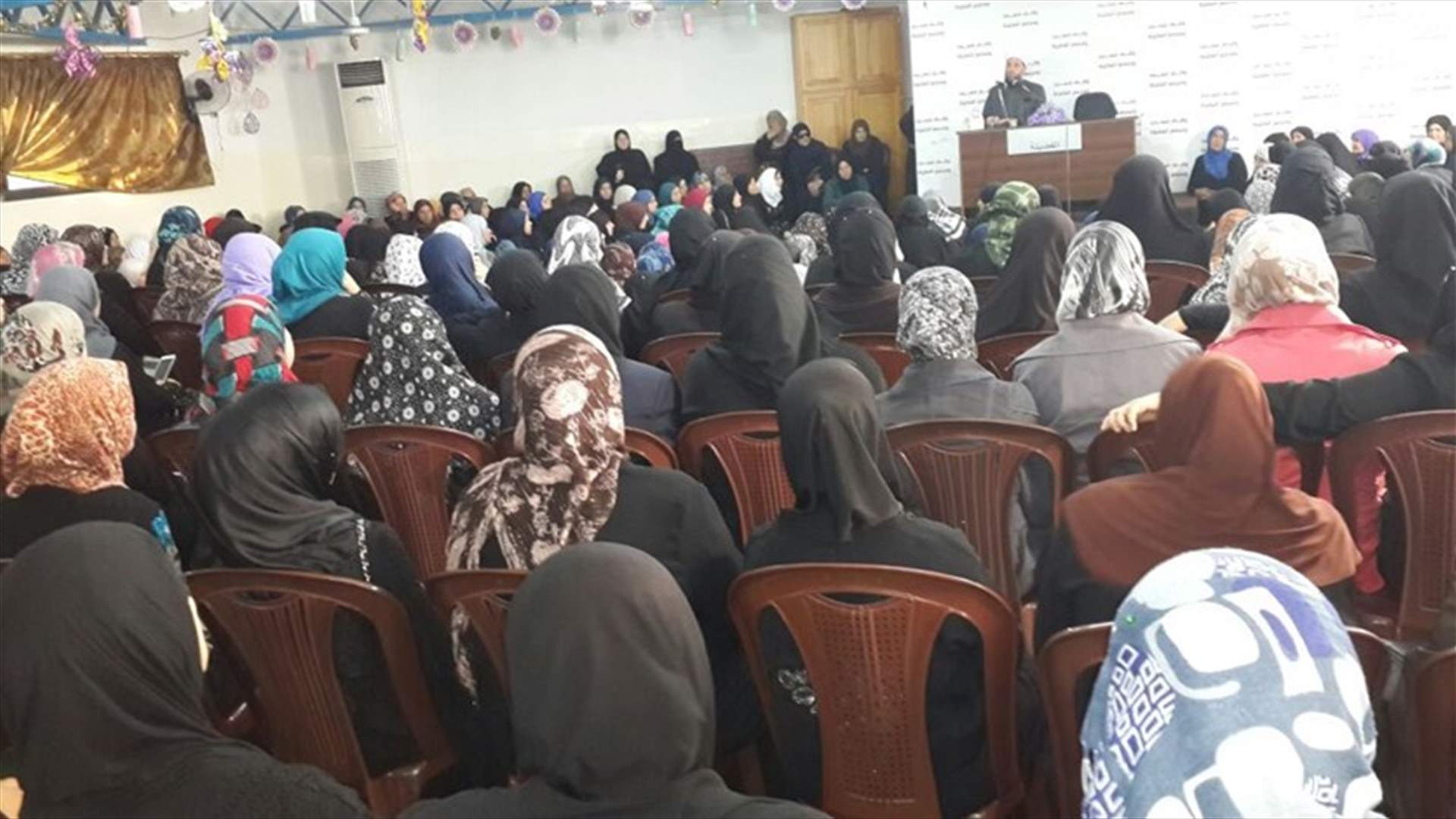 القبض على رجل متنكر بزي امرأة في مصلى للنساء بجبل البداوي