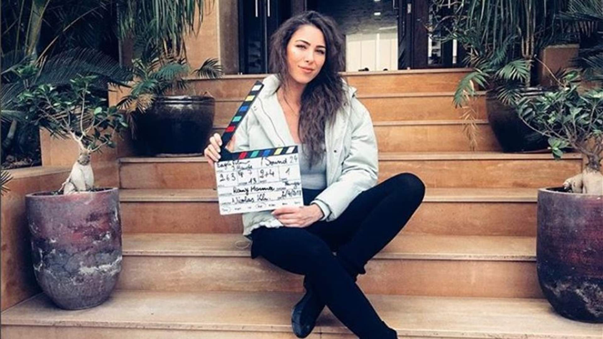 بالصورة- قبل التوجه الى استوديوهات الـLBCI... دانييلا رحمة تتلقى هدية مميزة