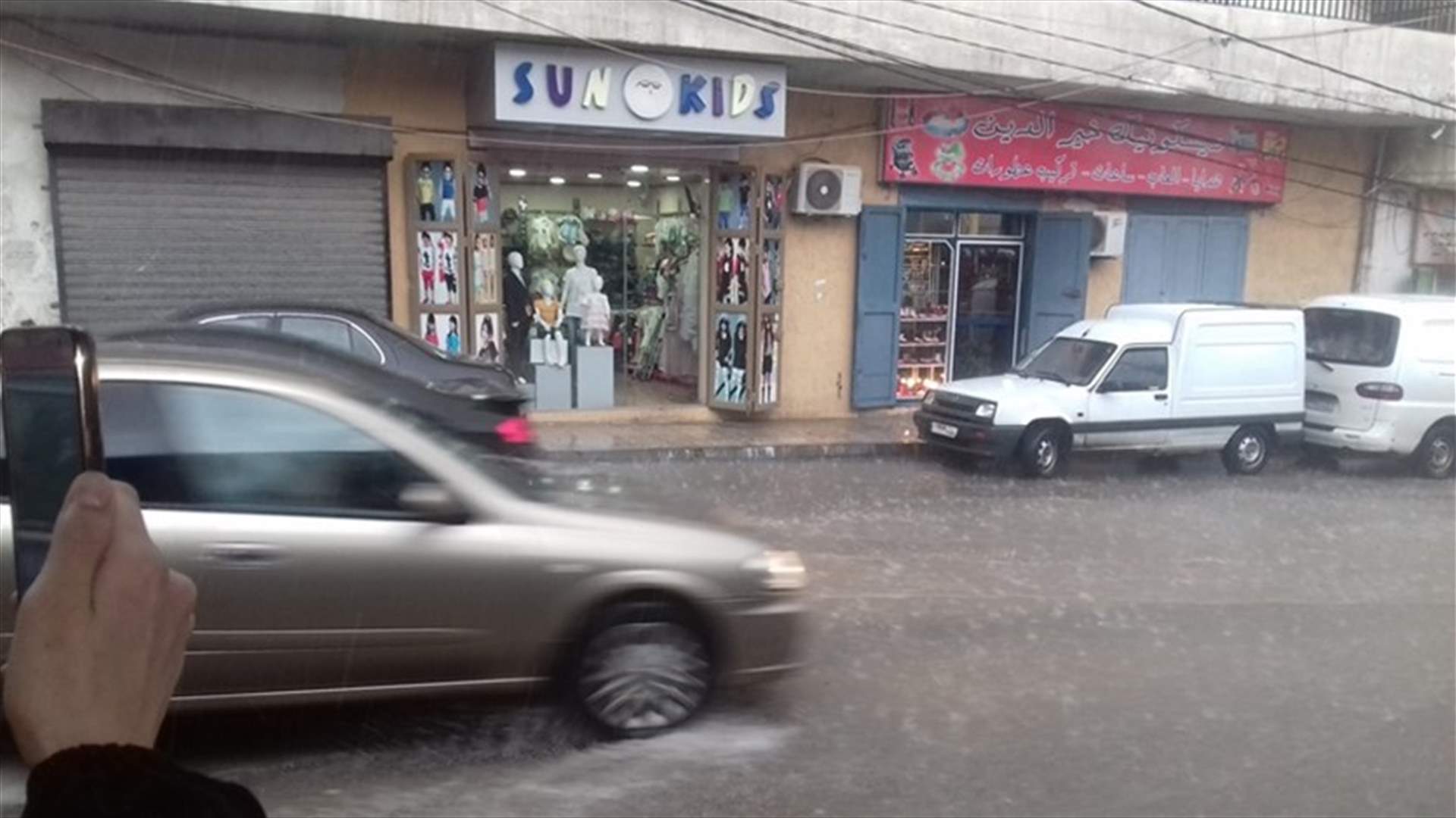 عواصف رعدية وأمطار غزيرة مصحوبة بحبات من البرد في الهرمل