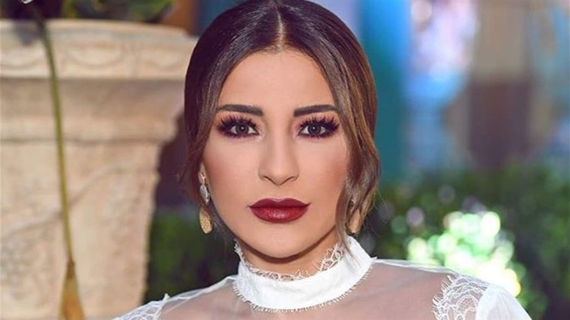 بالفيديو- تركت العمل لتشاهد "جوليا".. شاهدوا طرافة هذه العاملة الأجنبية