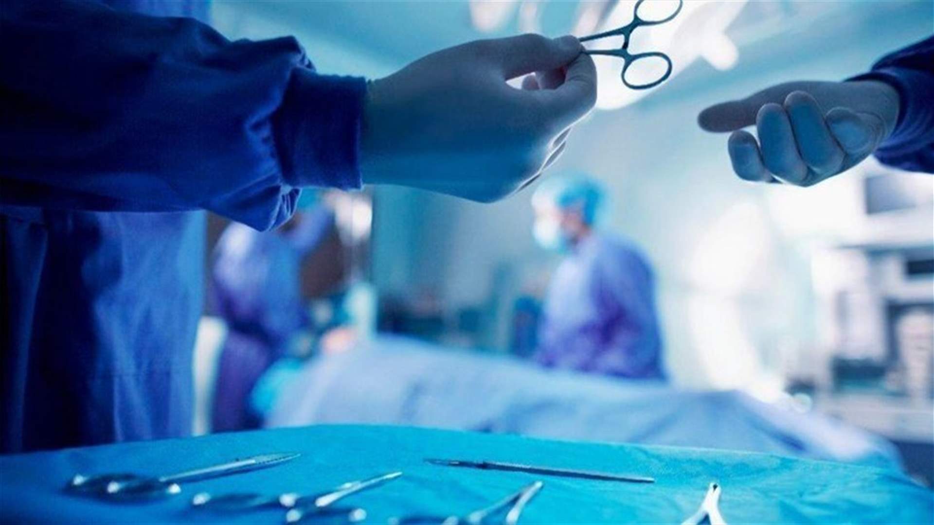 بعد 30 عامًا...أطباء يستخرجون غرضاً غريباً من رئة رجل