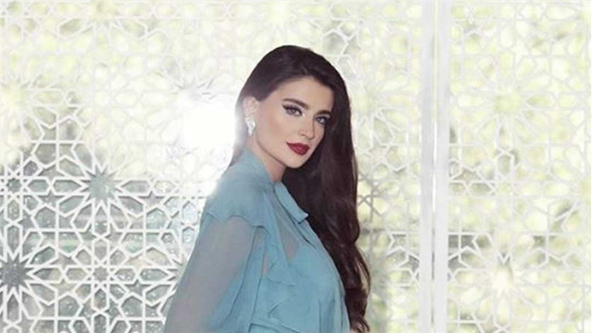 إطلالة تخطف الأنفاس لملكة جمال لبنان بيرلا حلو