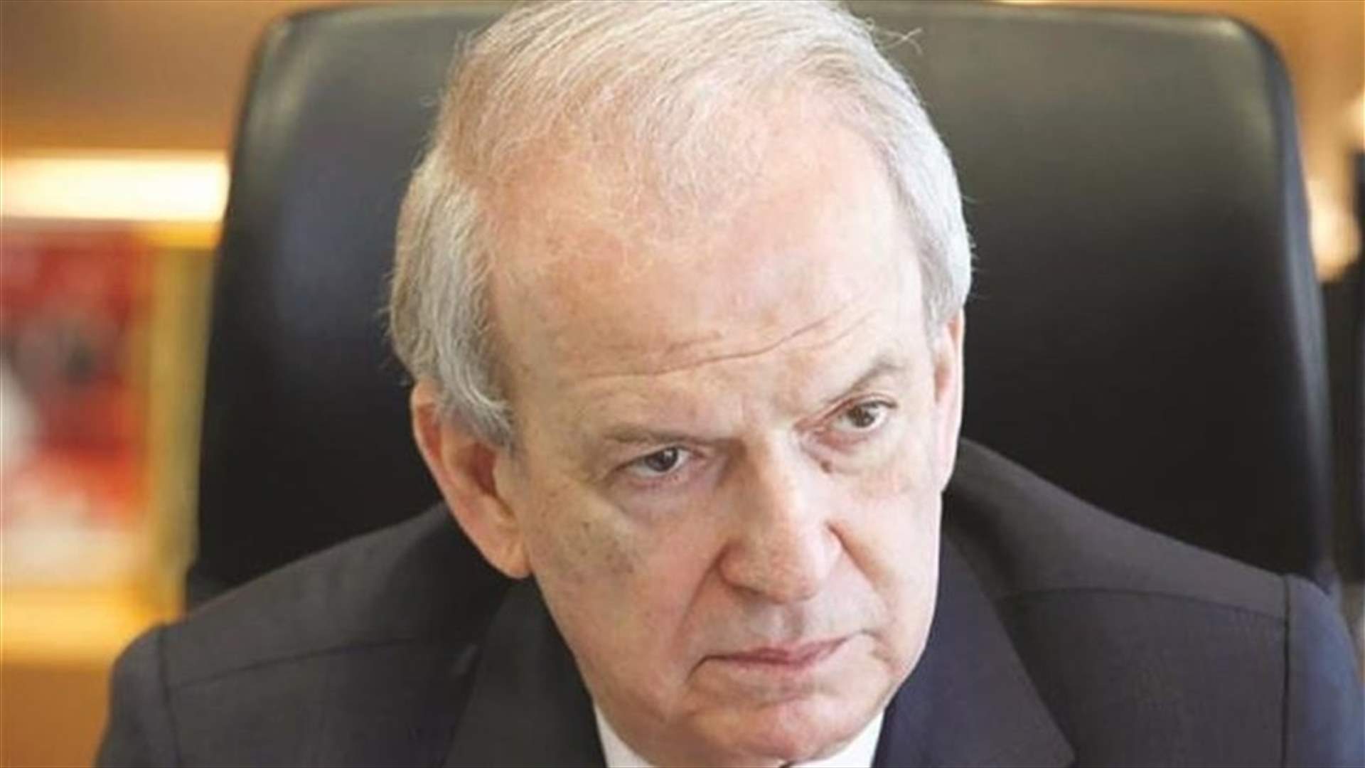 حماده تفقد مركز وضع أسئلة الامتحانات في الوزارة