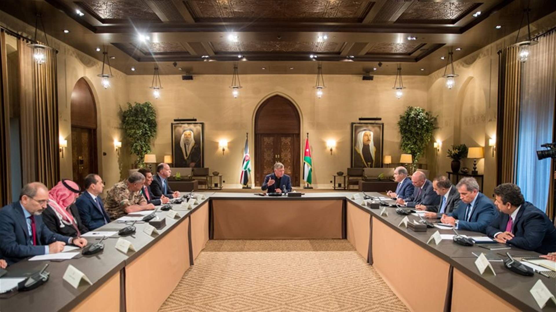 العاهل الاردني يدعو الى حوار حول قانون ضريبة الدخل