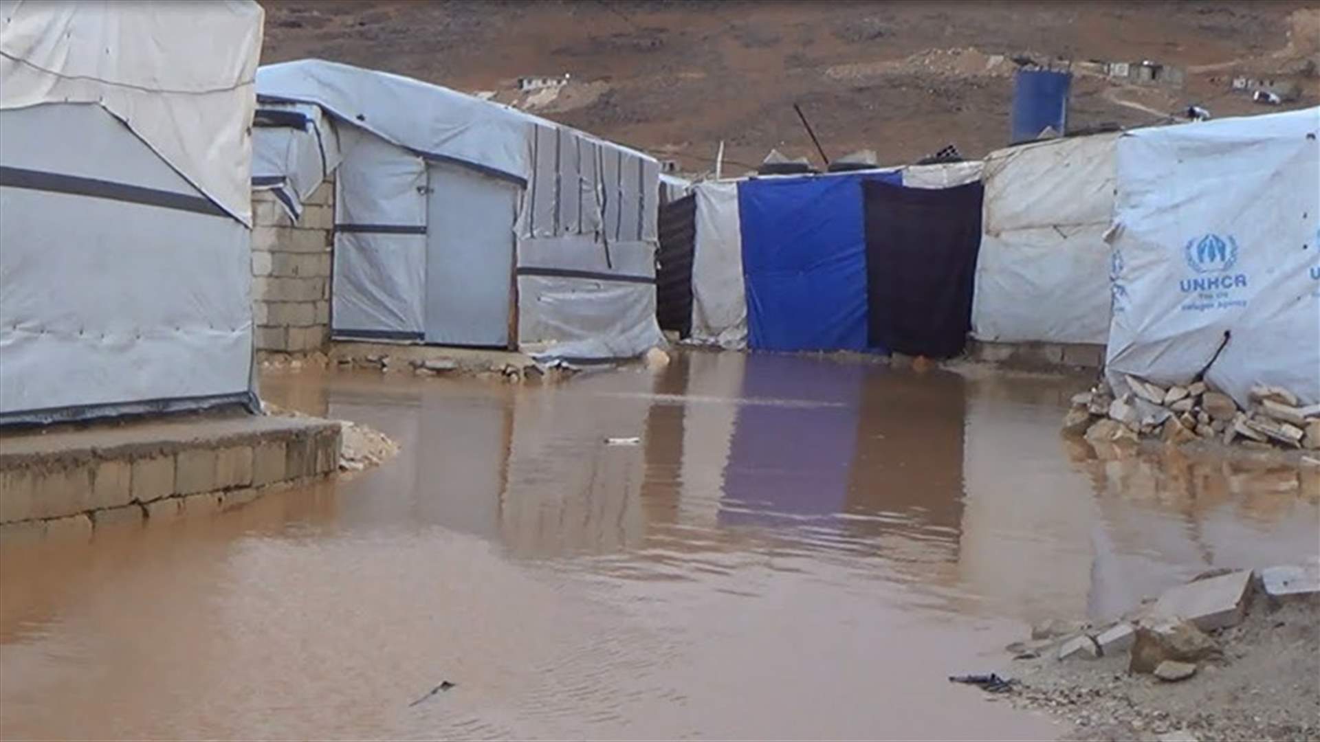 اضرار بخيم النازحين في عرسال جراء الامطار