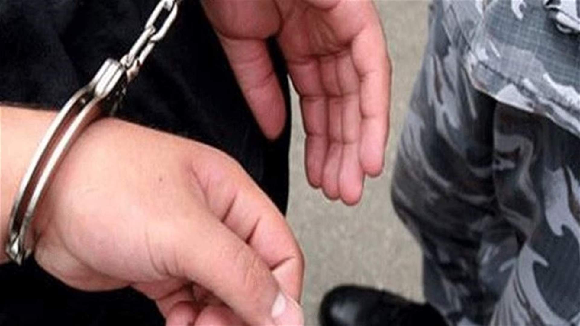 توقيف مطلوبين في طاريا