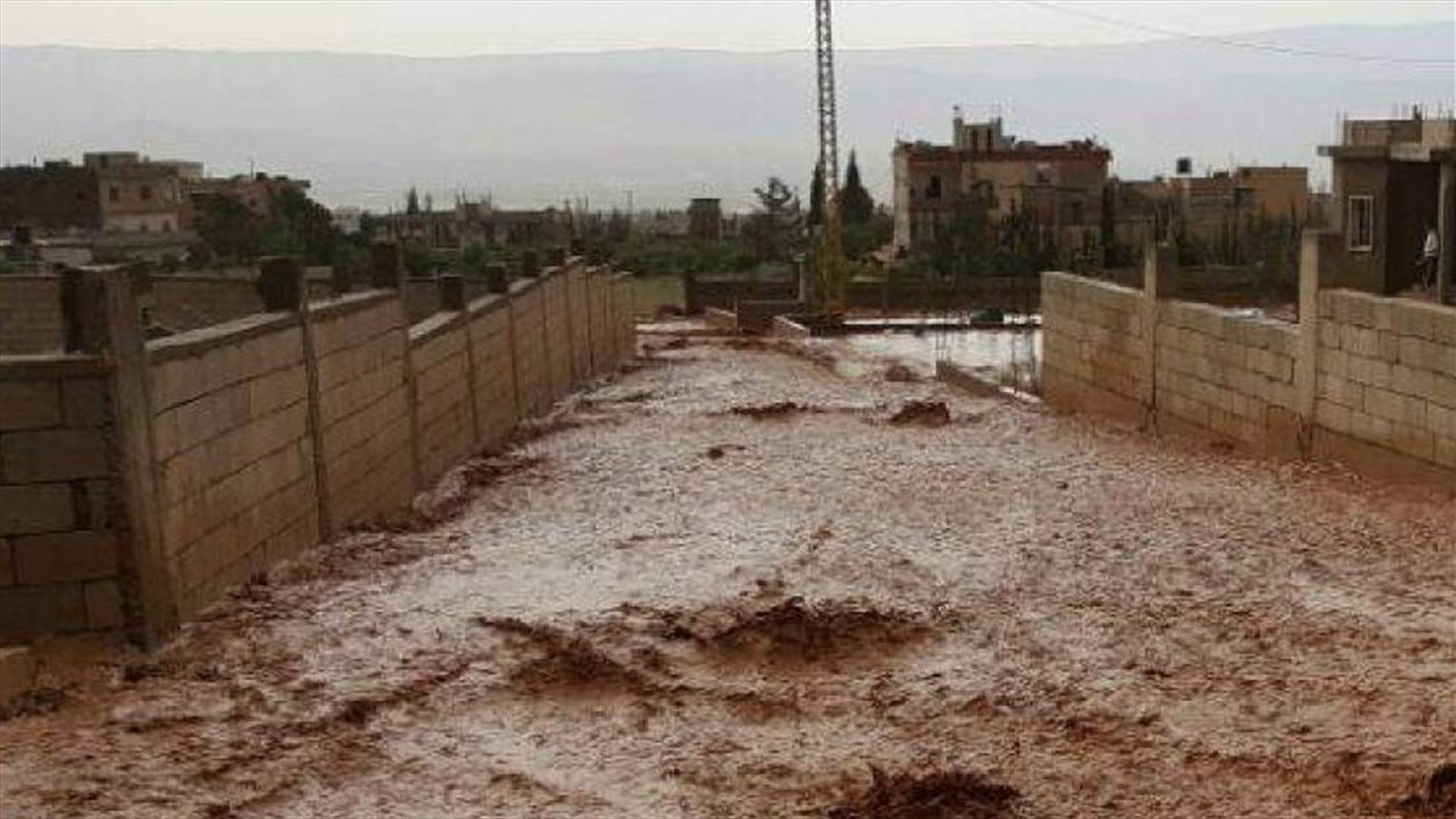 بالفيديو - لليوم الرابع على التوالي...أمطار غزيرة مترافقة مع برَد وسيول في البقاع الشمالي