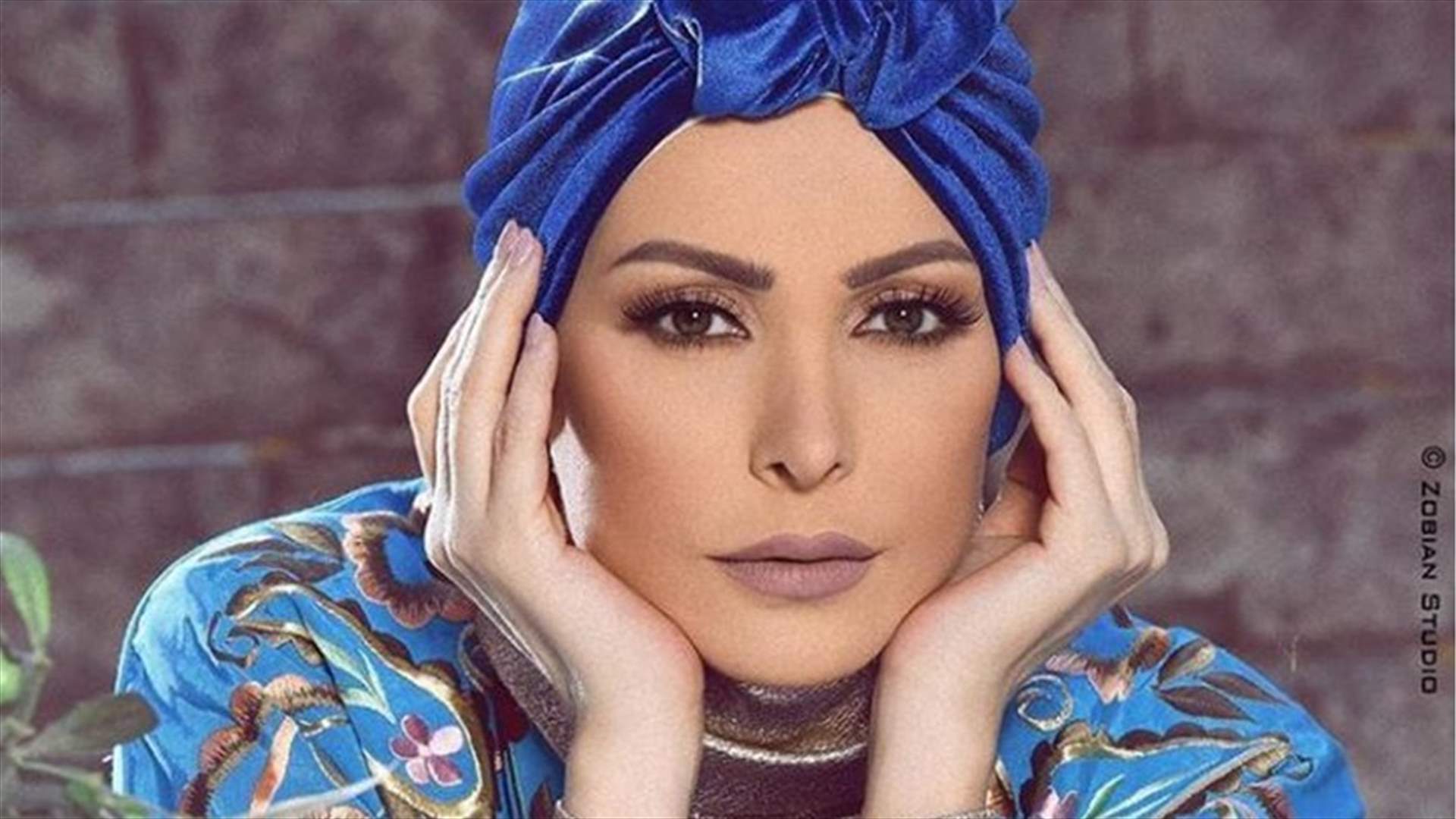 بالصور: أناقة أمل حجازي تخطف الأنظار في إفتتاح دار أزياء للمحجبات