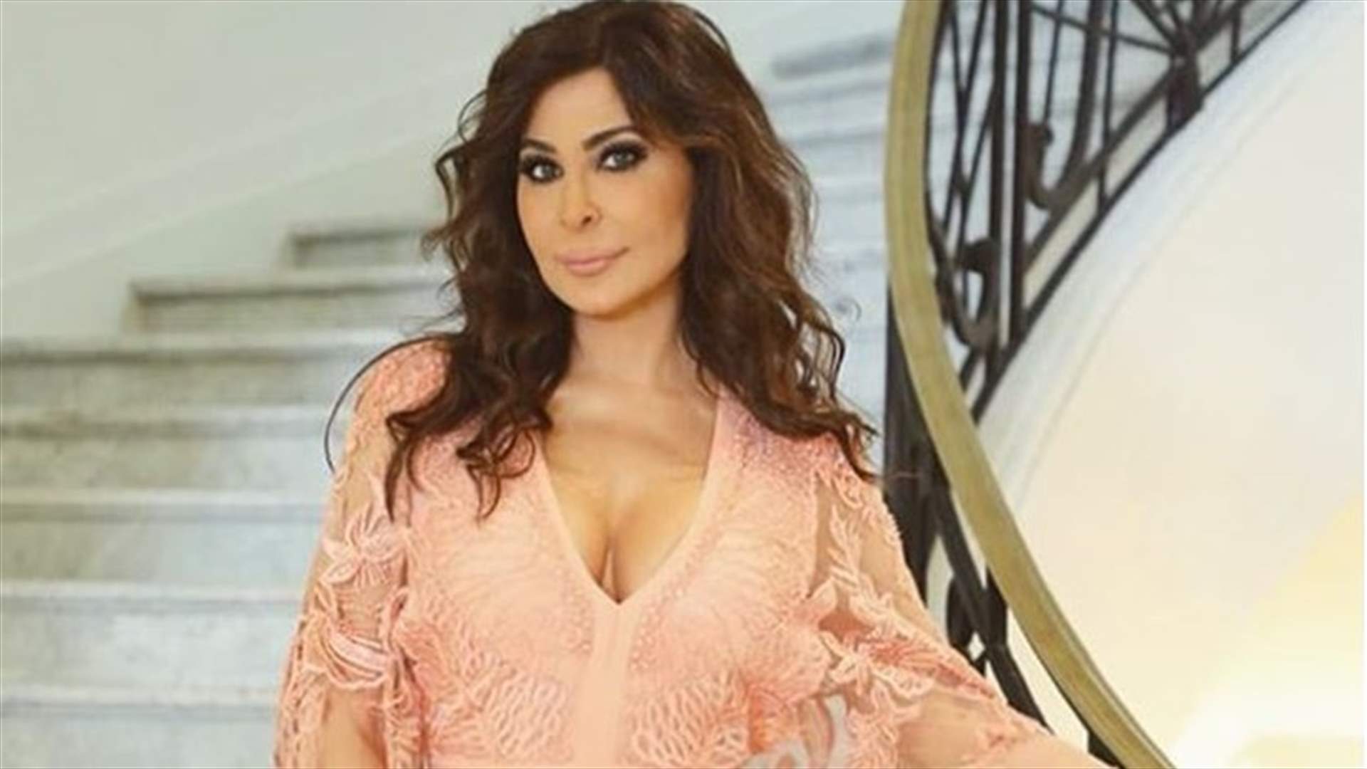 بالصورة - اليسا تكشف عن موعد إطلاق ألبومها من أمام بركة السباحة