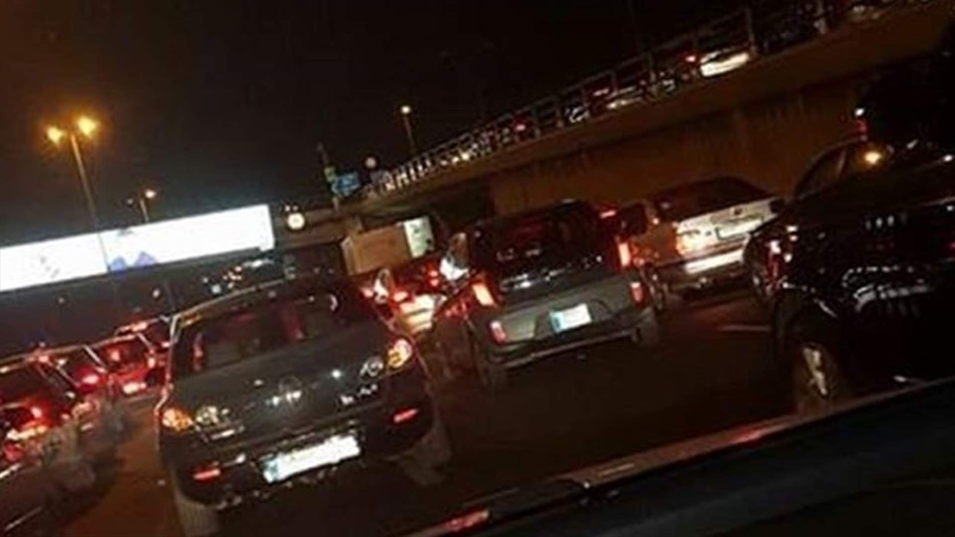بالصورة - حادث سير مروع ليلا مقابل نهر الكلب...