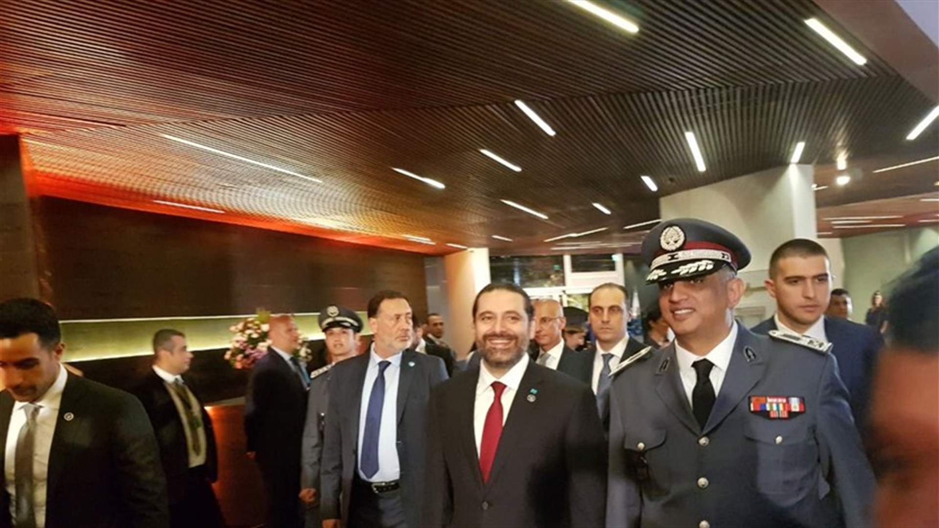 بالصور- الحريري على متن دراجة نارية... و"سيلفي" جديدة له