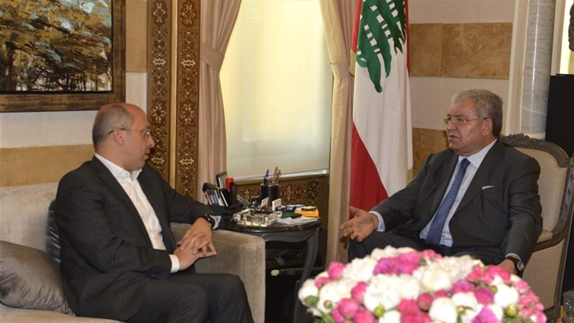 الان عون بعد زيارته المشنوق: إعادة النازحين إلى بلدهم يحتاج إلى تعاون المجتمع الدولي