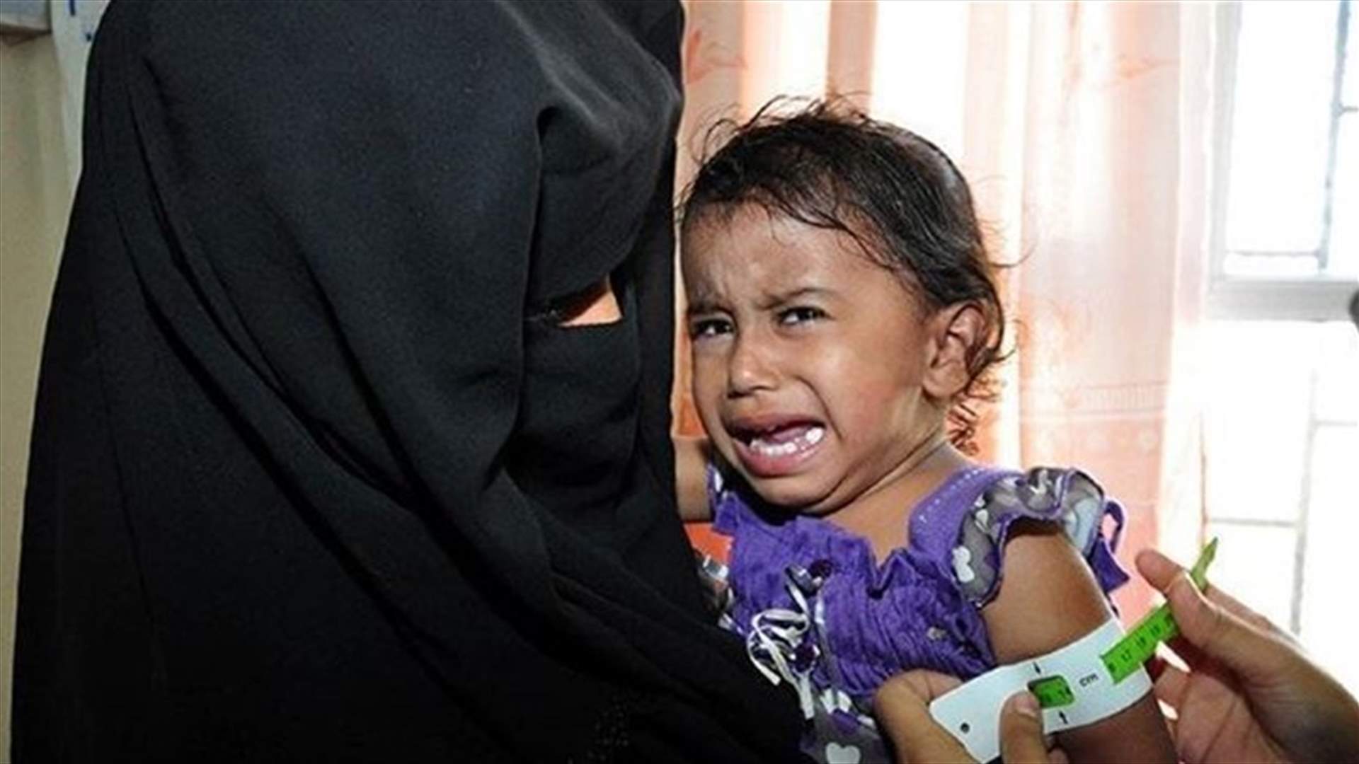 'Catastrophic' risk of death for 300,000 Yemeni children trapped by attack