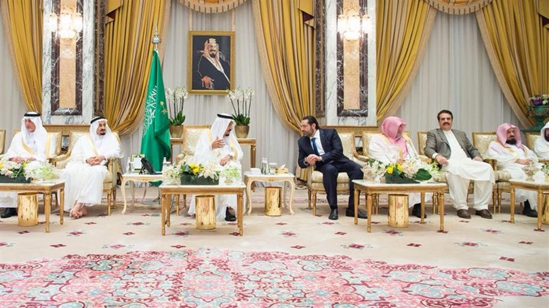 الحريري ادى صلاة العيد الى جانب الملك سلمان