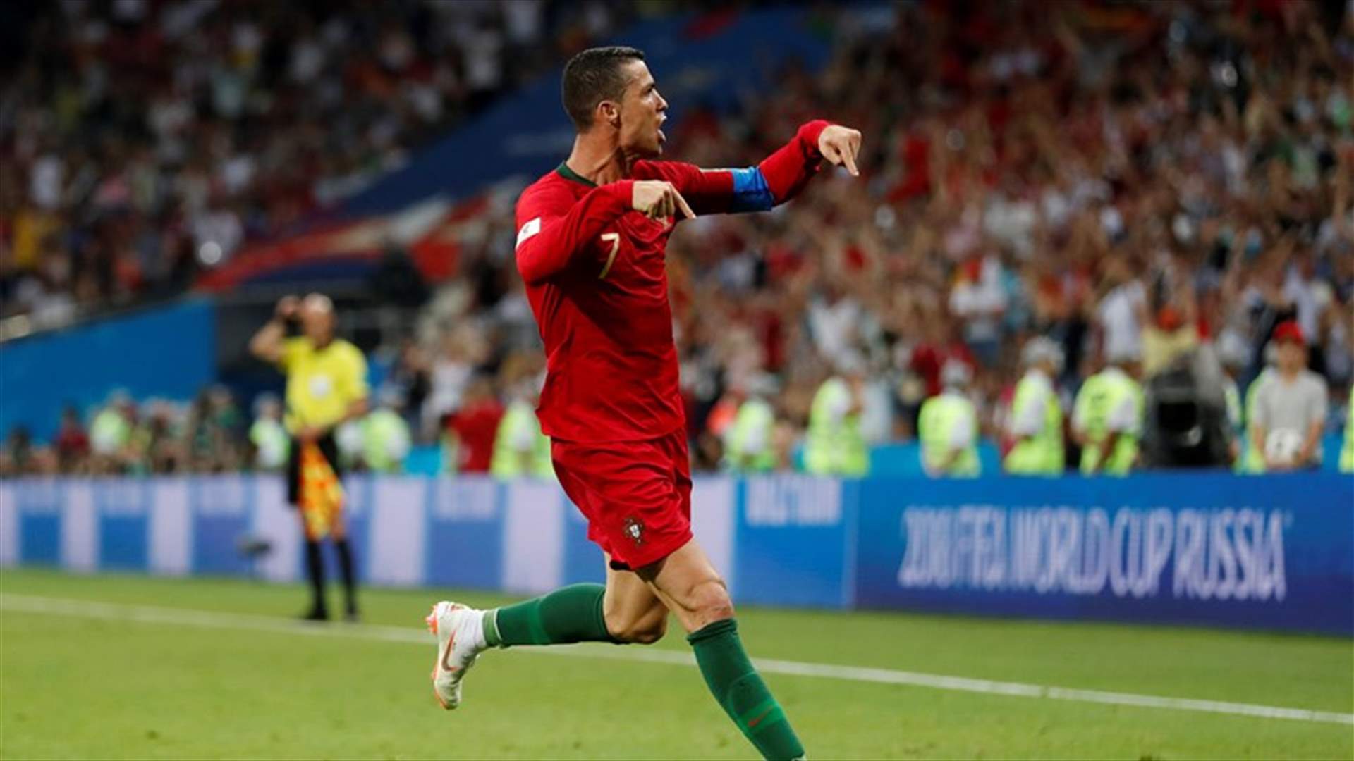 رونالدو يسجل ثلاثية للبرتغال في التعادل 3-3 مع إسبانيا