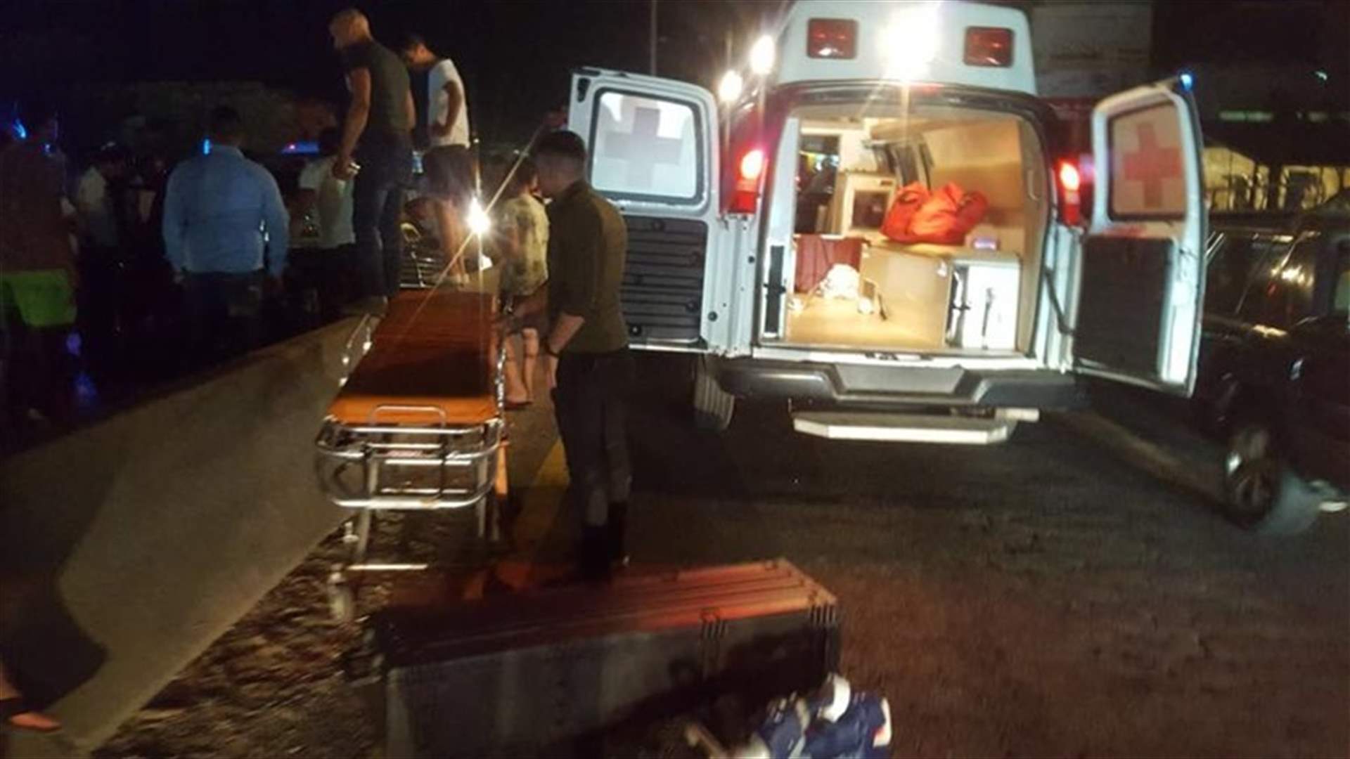 جرحى في حادث سير على أوتوستراد عمشيت جبيل
