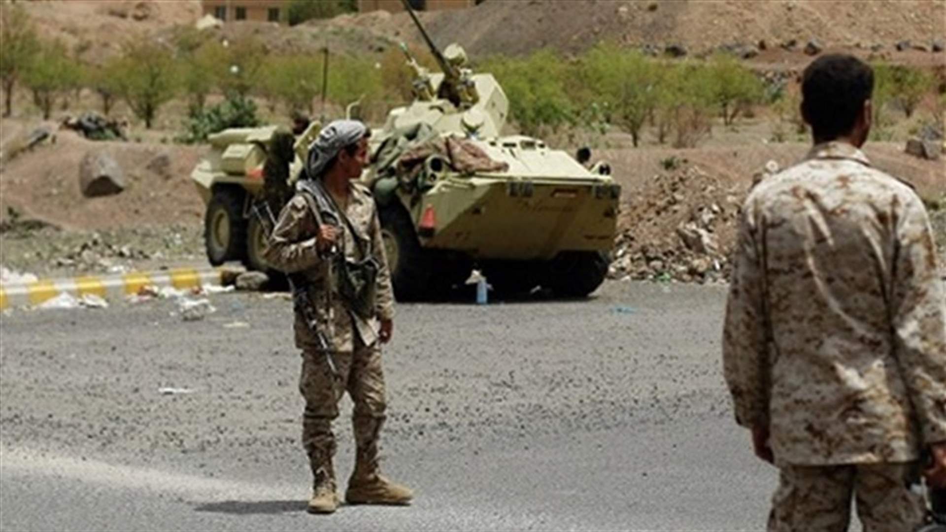 قصف متبادل بين المتمردين والقوات الموالية للحكومة غرب اليمن