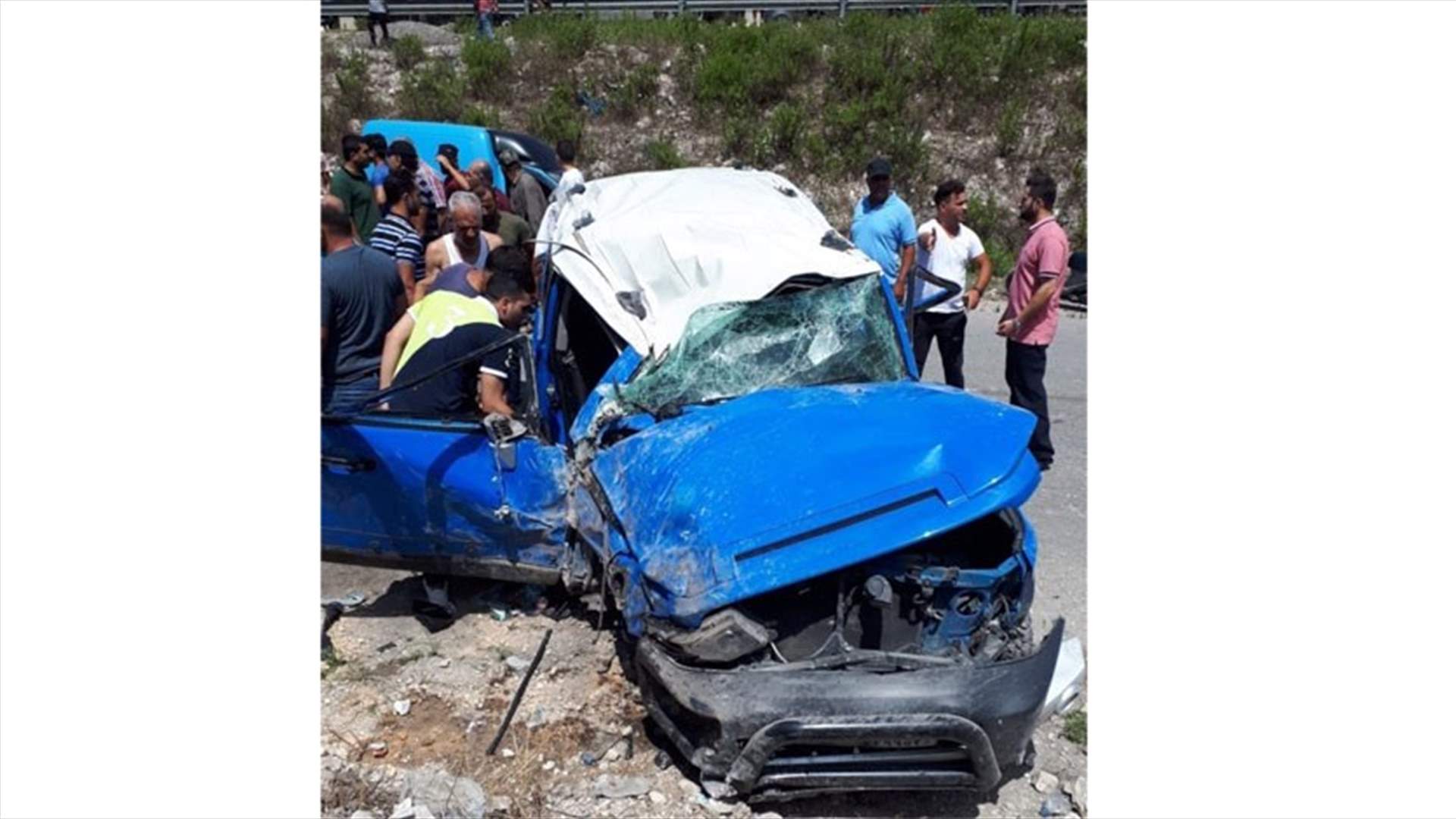 بالصورة - اصابة امرأة بحادث مروع على اوتوستراد الزهراني