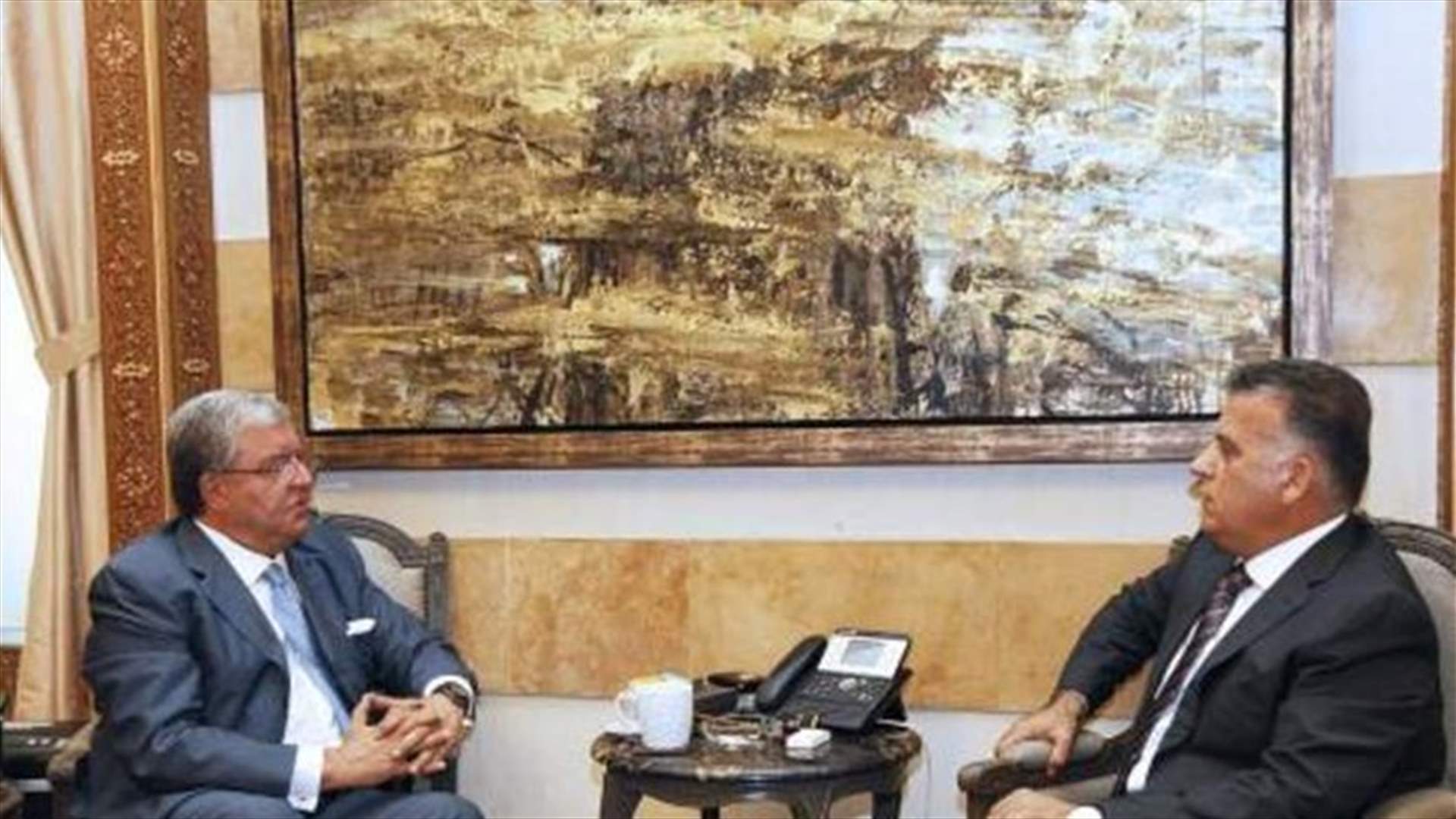الاخبار: ختم جوازات سفر الإيرانيين...أزمة بين الداخلية والأمن العام