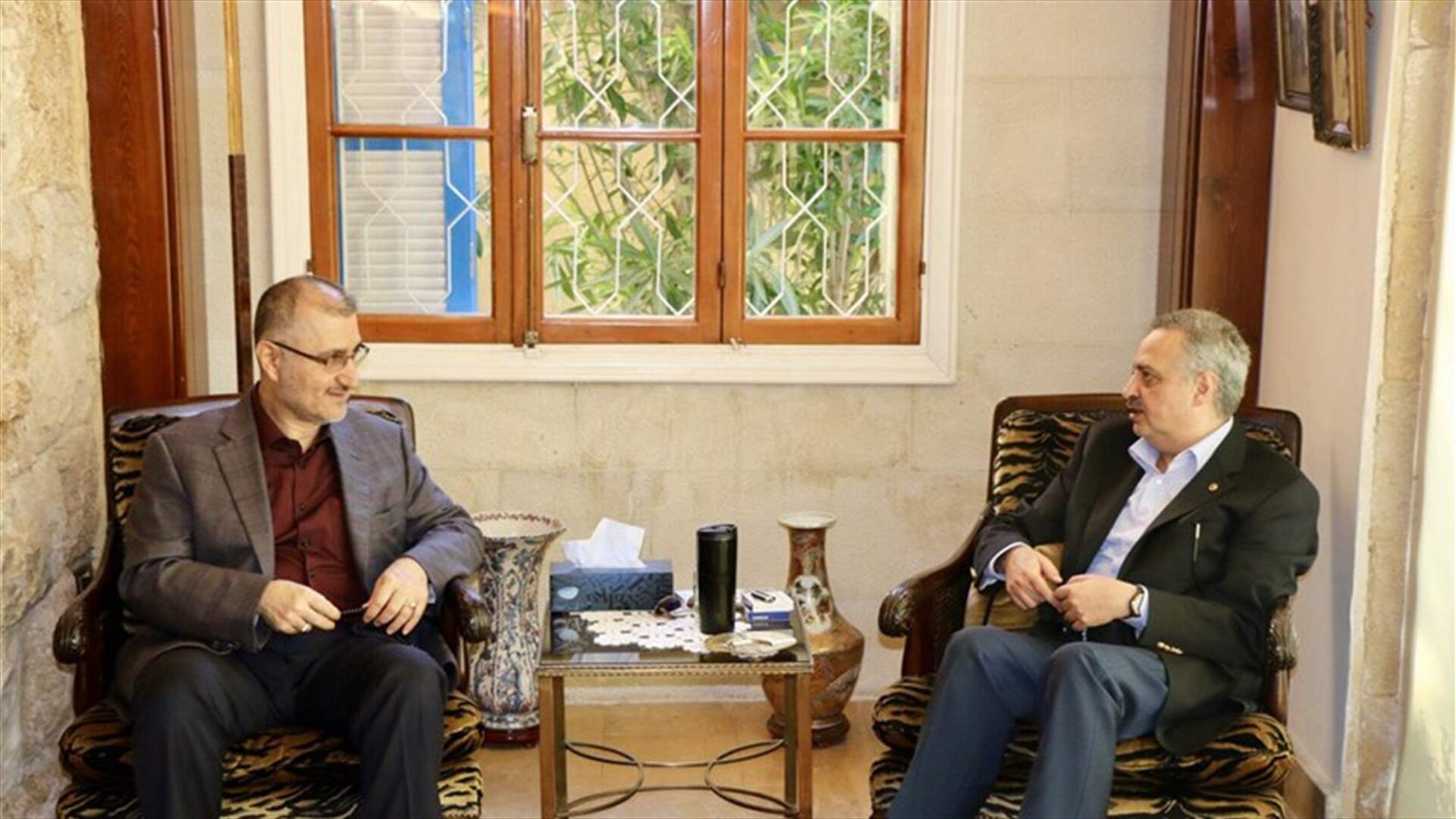 ارسلان بحث مع وفد من حزب الله المستجدات السياسية