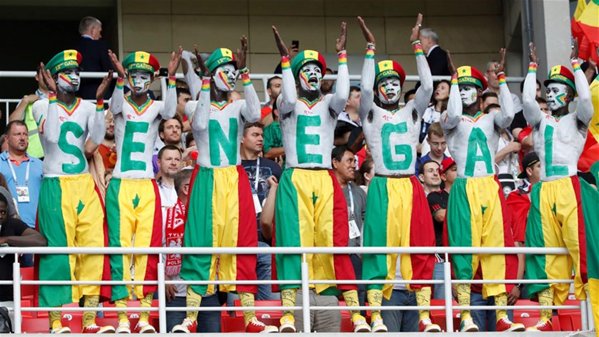 بالفيديو - مشجعو السنغال يحتلون الصدارة بالرقي والأخلاق