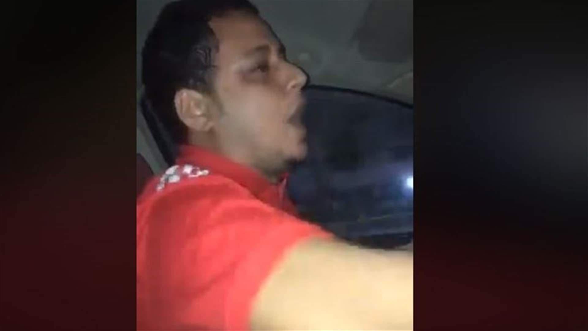 فيديو ينتشر بكثافة... مصري يعبّر عن غضبه بعد خسارة منتخب بلده ضد روسيا!