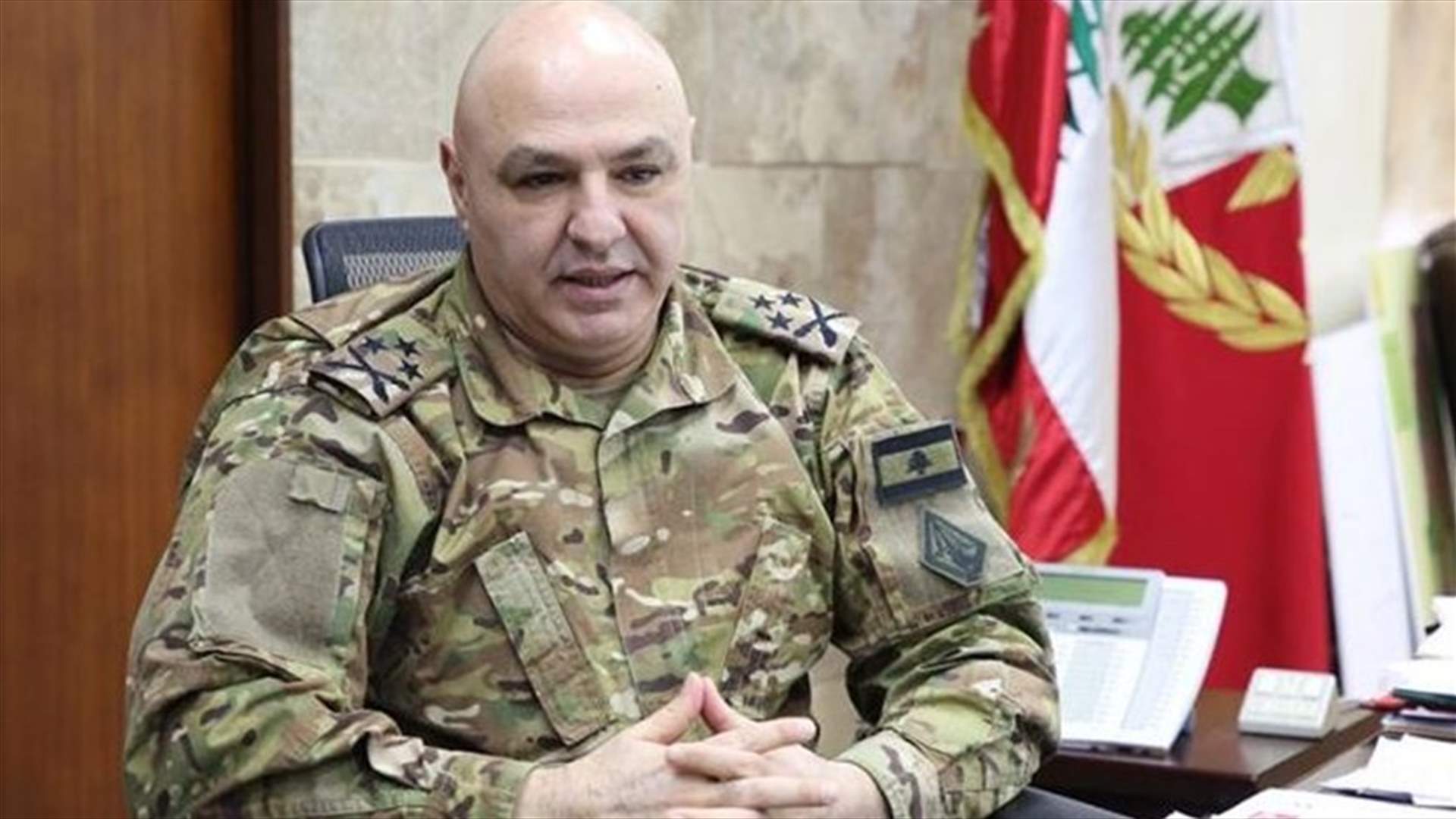 قائد الجيش يعايد الآباء في عيدهم