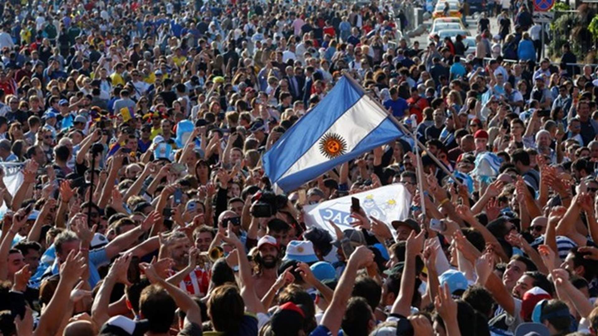 توقيف 7 مشجعين أرجنتينيين اثر شجار بكأس العالم