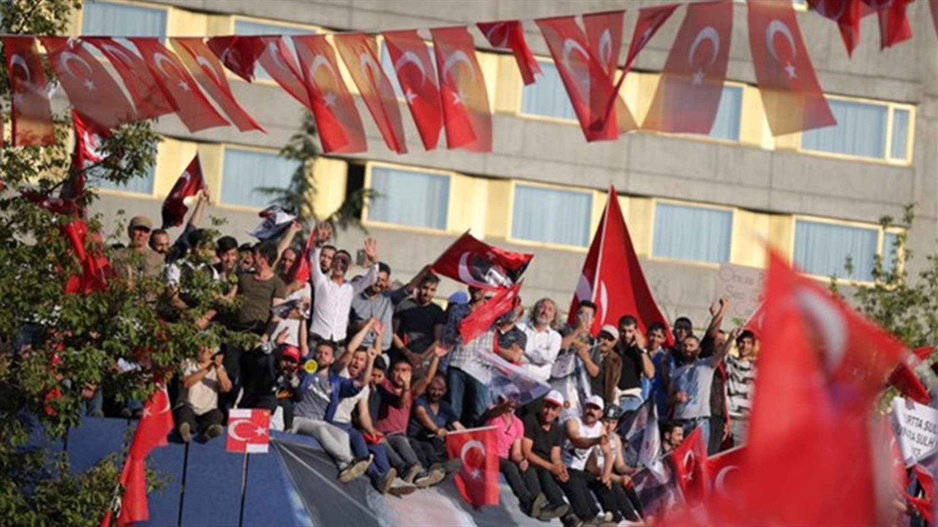 مئات الآلاف يحتشدون في أنقرة دعما لمنافس إردوغان محرّم إينجه