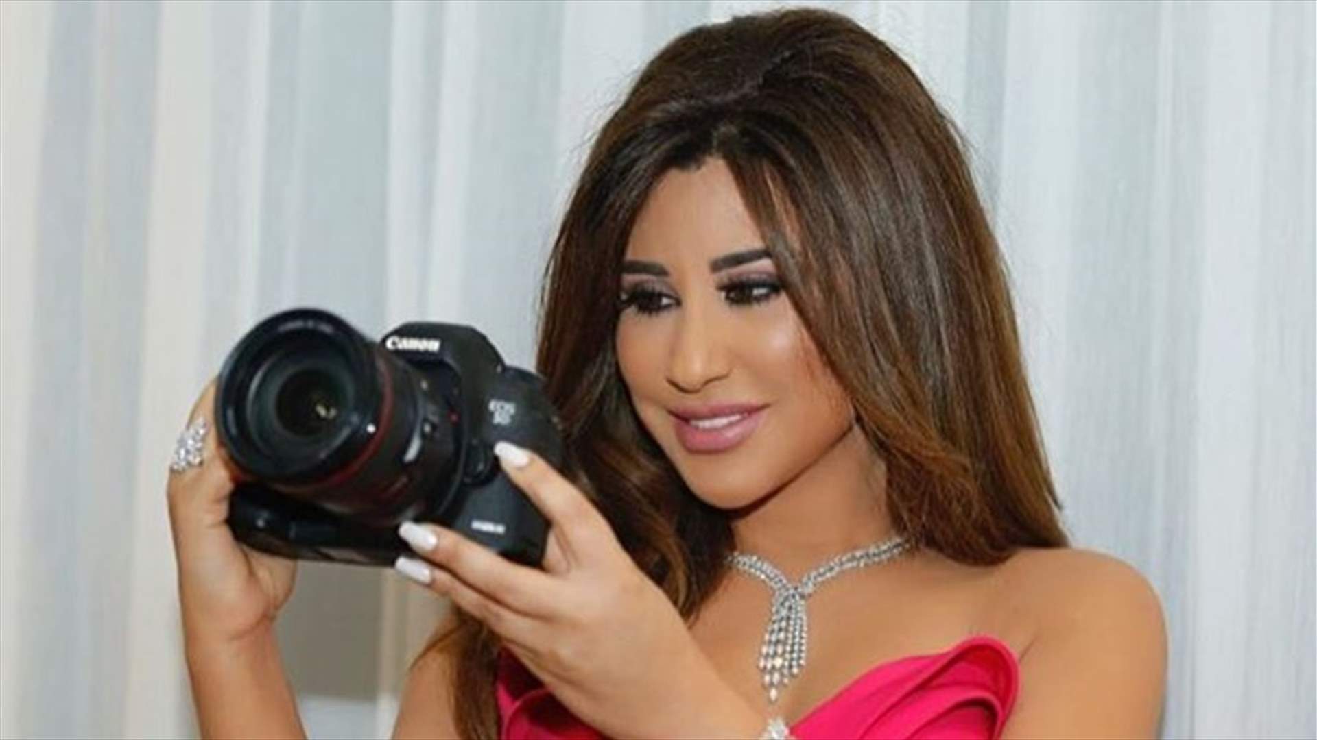 بالصور- حين تلعب الصدفة دورها.. بمن إلتقت نجوى كرم في شوارع باريس؟