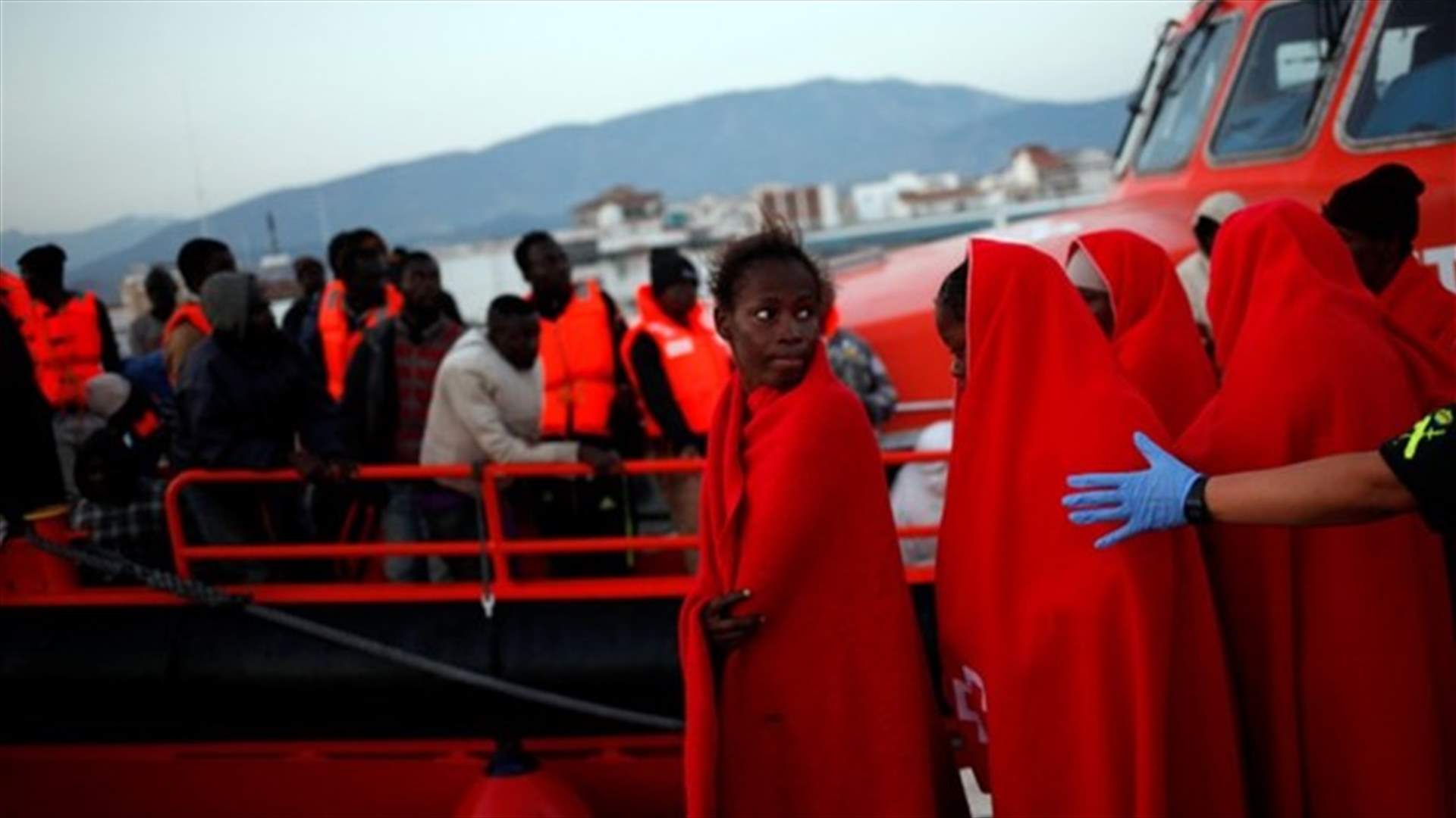 انقاذ 418 مهاجرًا قبالة سواحل اسبانيا