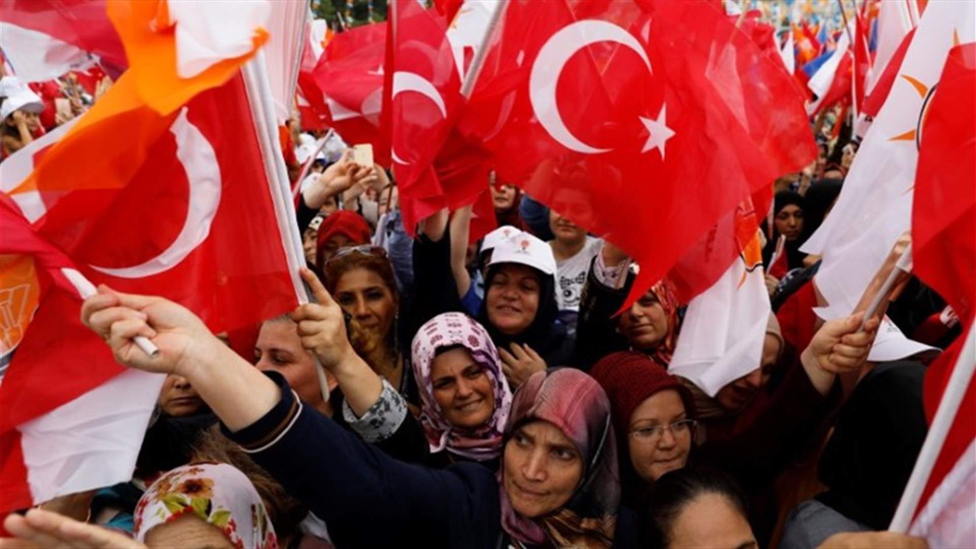Turkey's Erdogan, main rival stage final election rallies