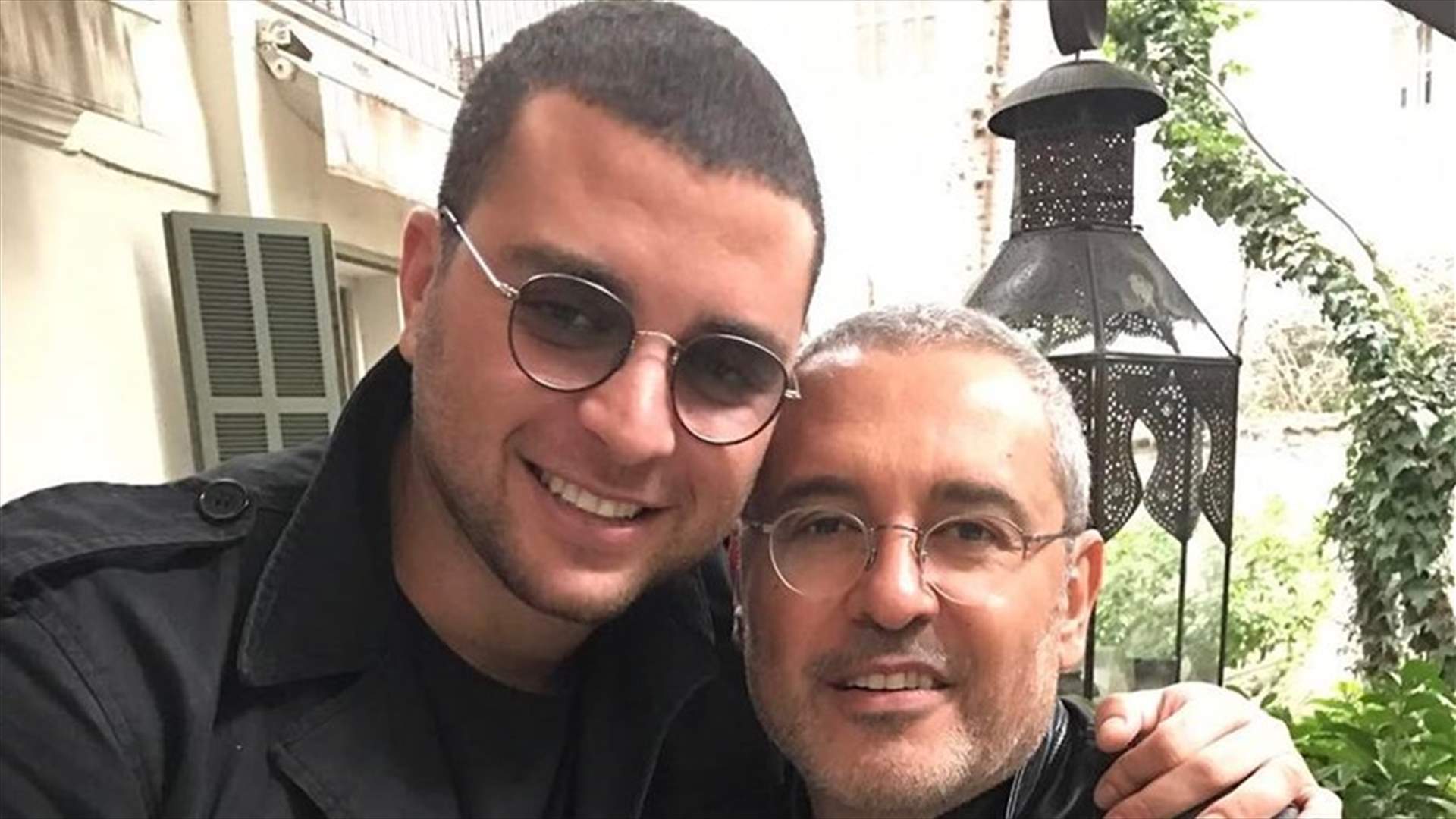 بالصورة – خطوبة إيلي صعب جونيور من شابة شبيهة بوالدته