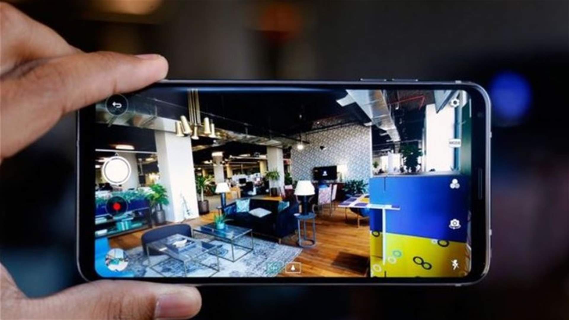 LG تطلق العنان لكاميراتها... خمس عدسات في هاتف واحد