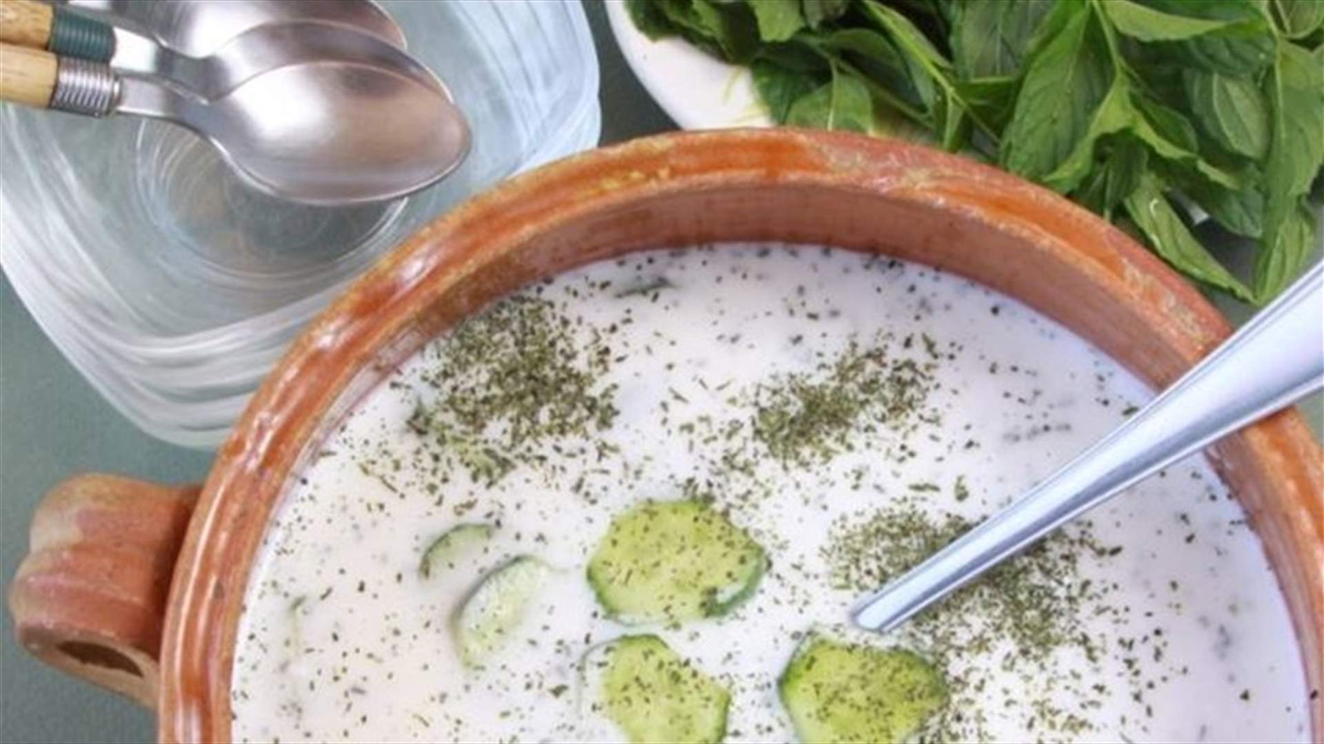 طريقة تحضير سلطة اللبن بالخيار المنعشة للصيف الحارّ